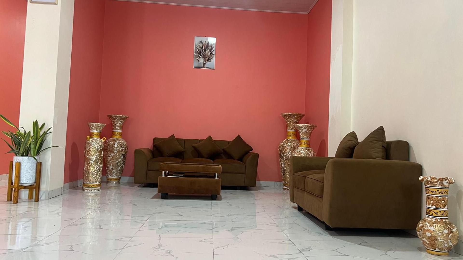 shared lounge/tv area