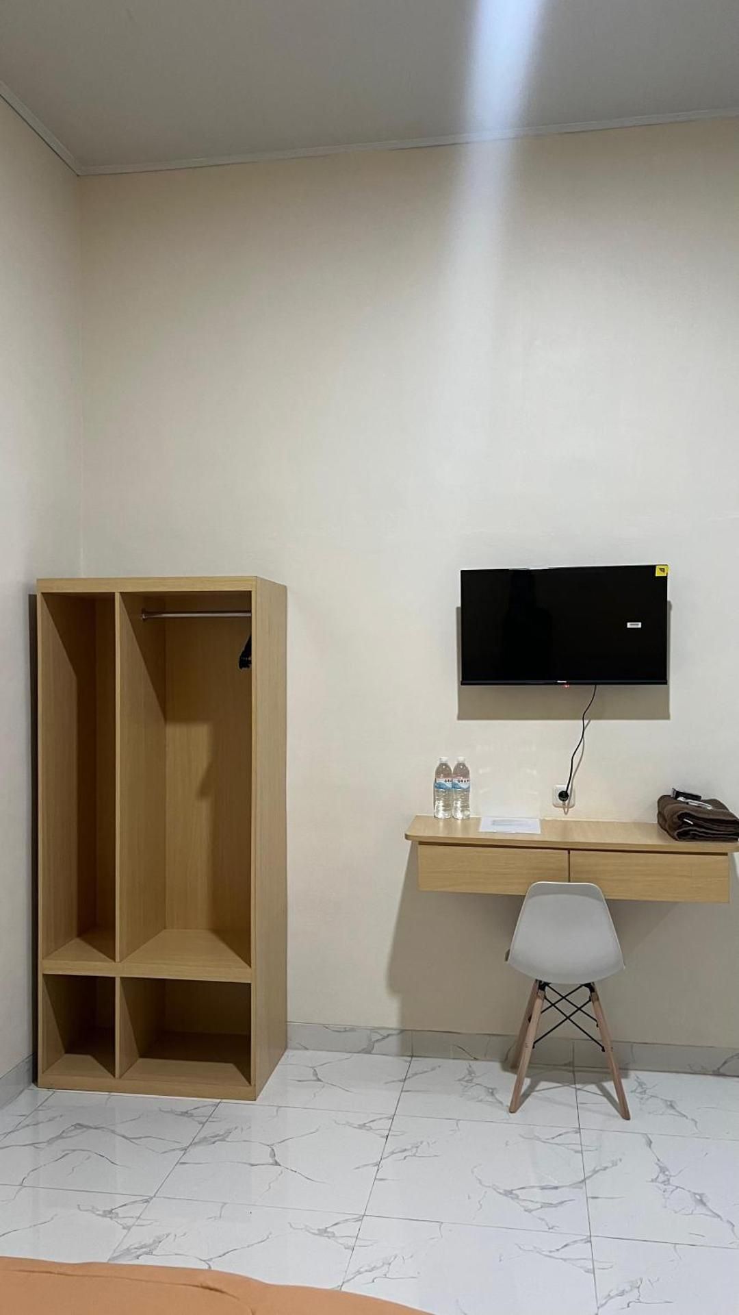 Slara hostel syariah Standard Double Room with Two Double Beds 3