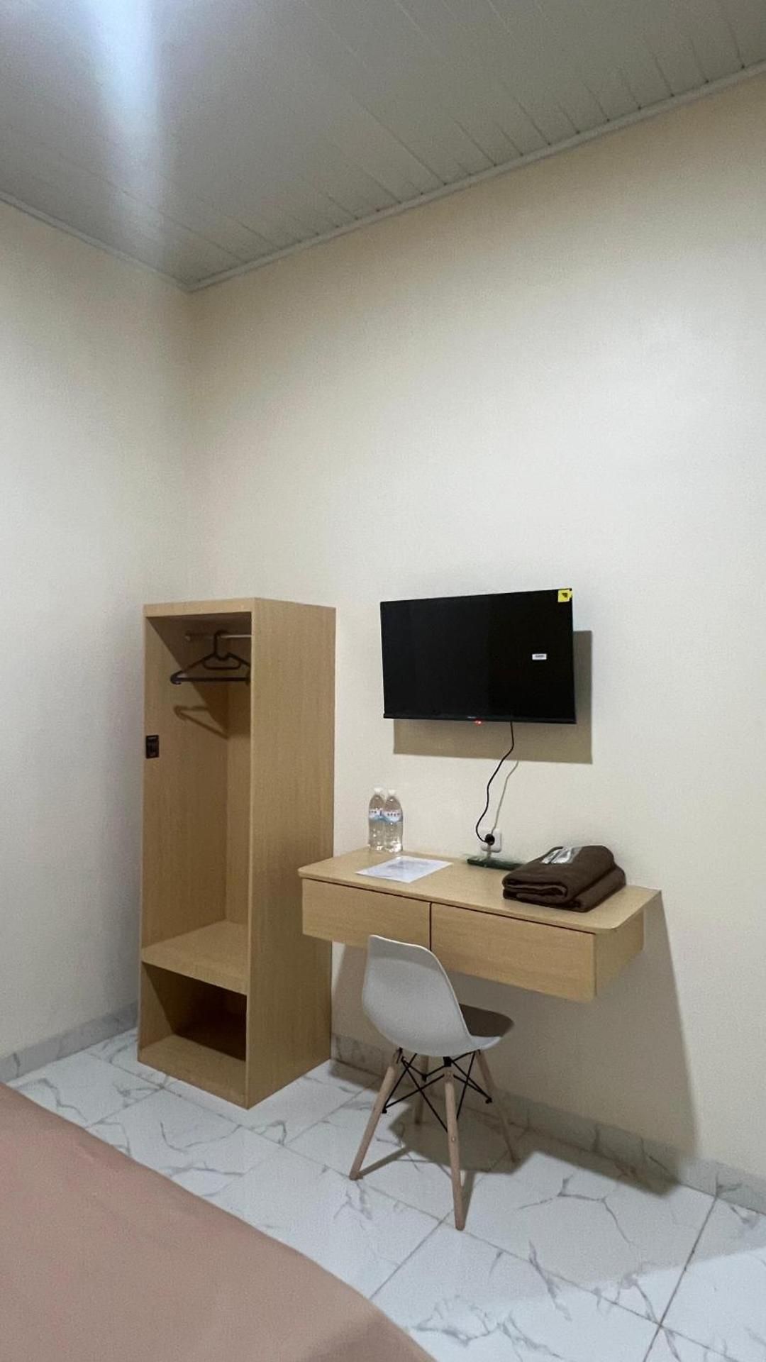 Slara hostel syariah Deluxe Room 2