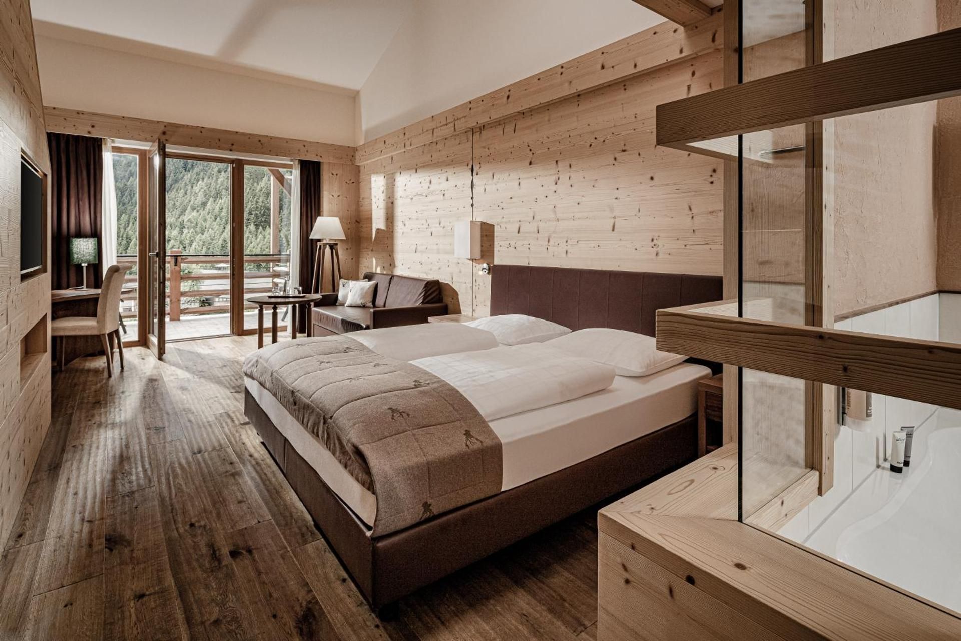 Deluxe Family Suite