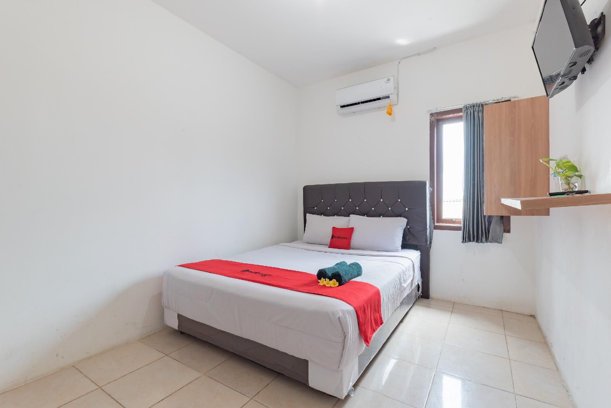 RedDoorz Room
