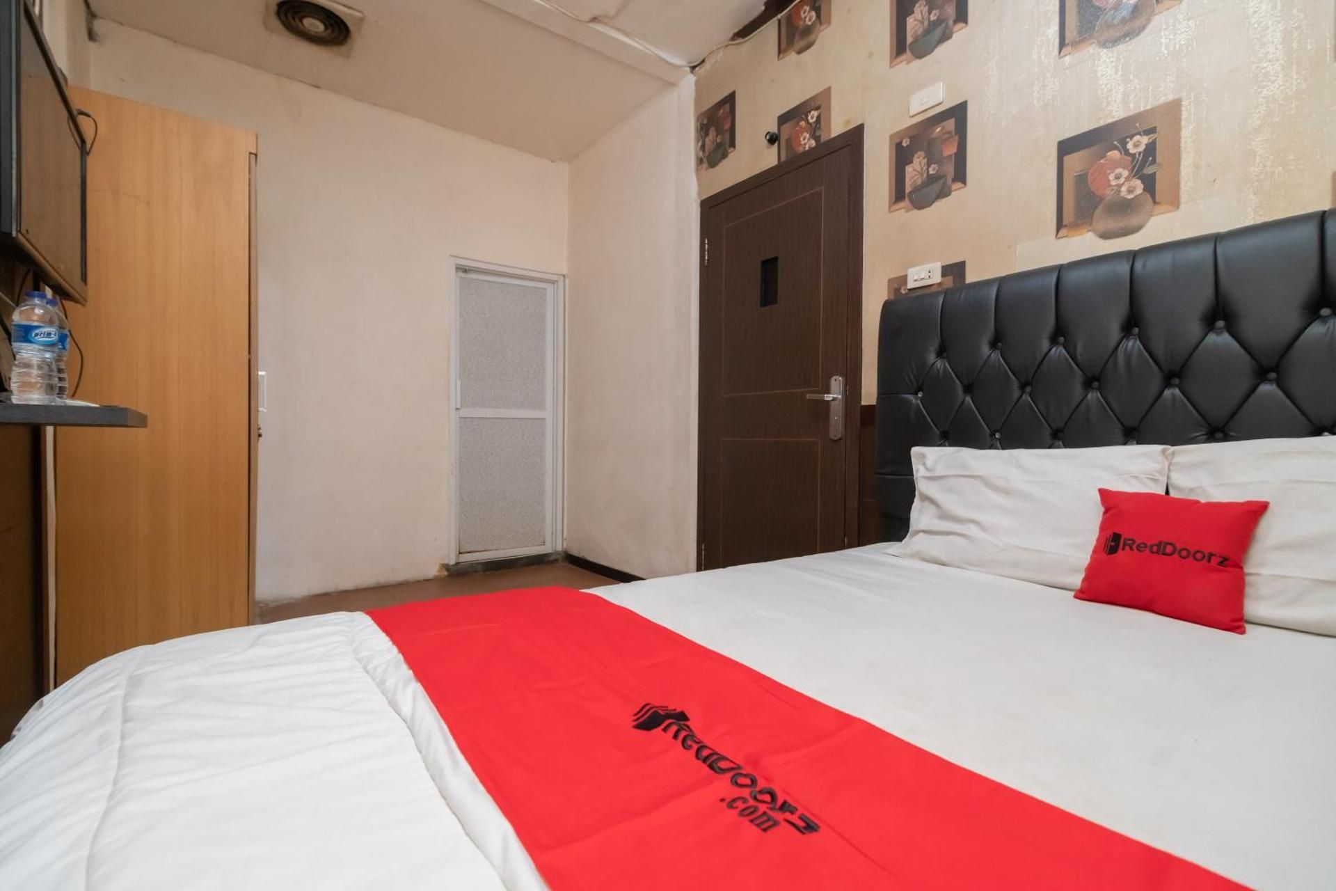 RedDoorz Room