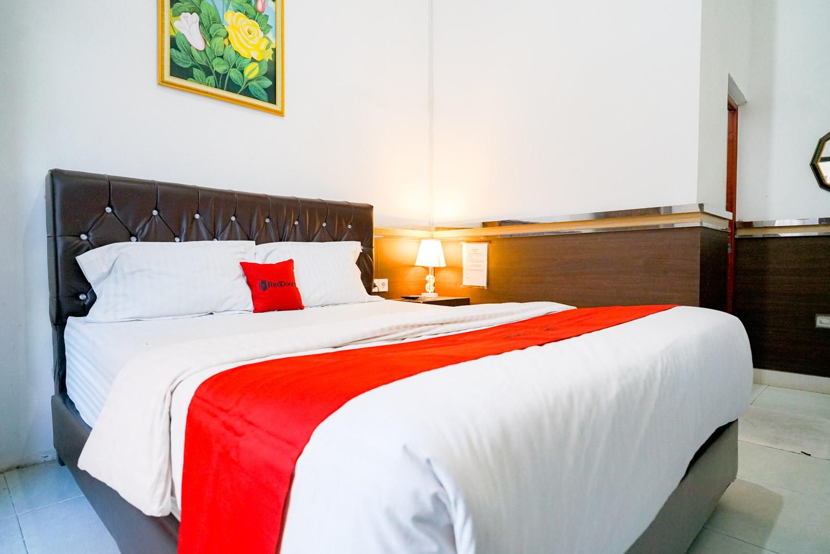 RedDoorz Room