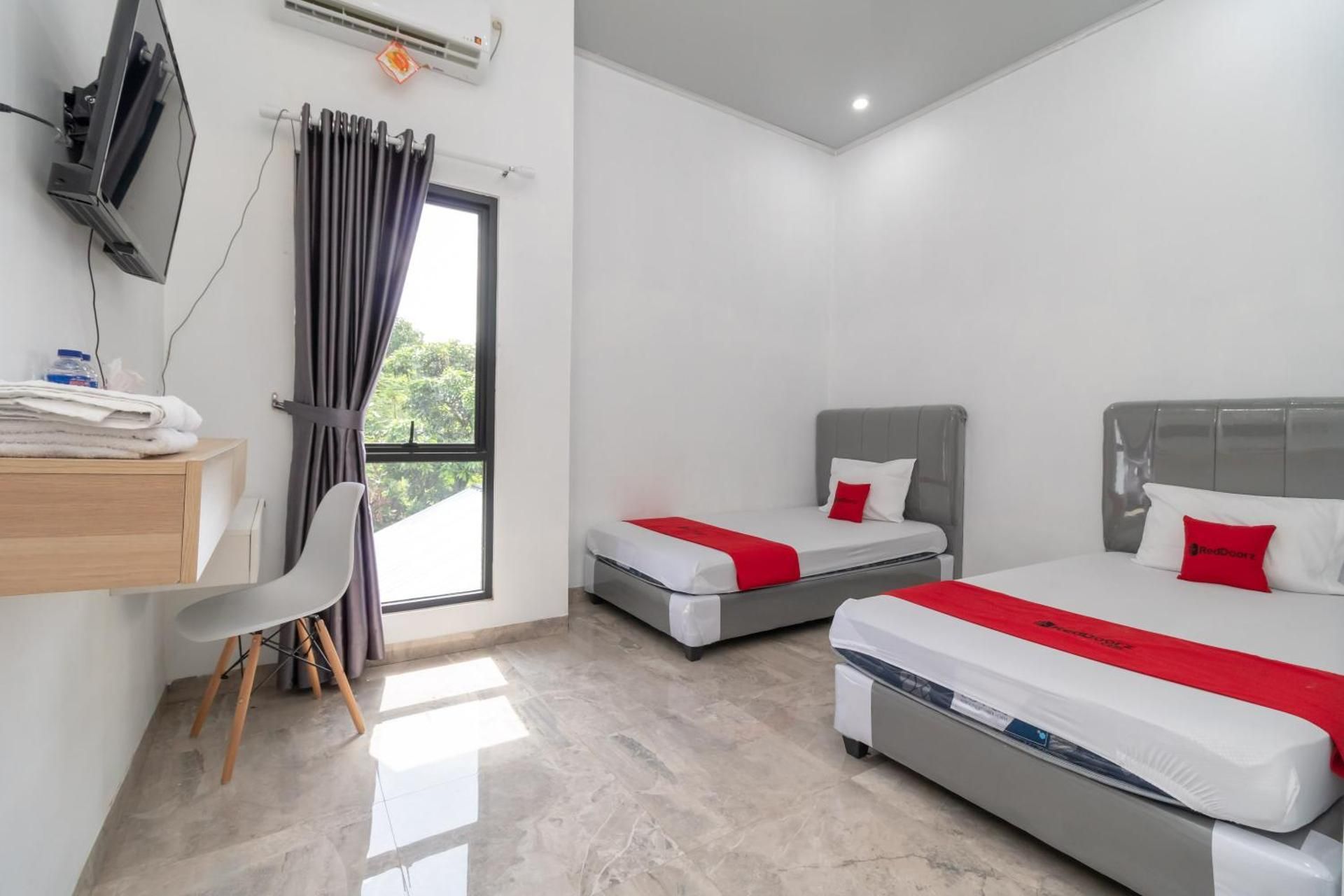 RedDoorz Room