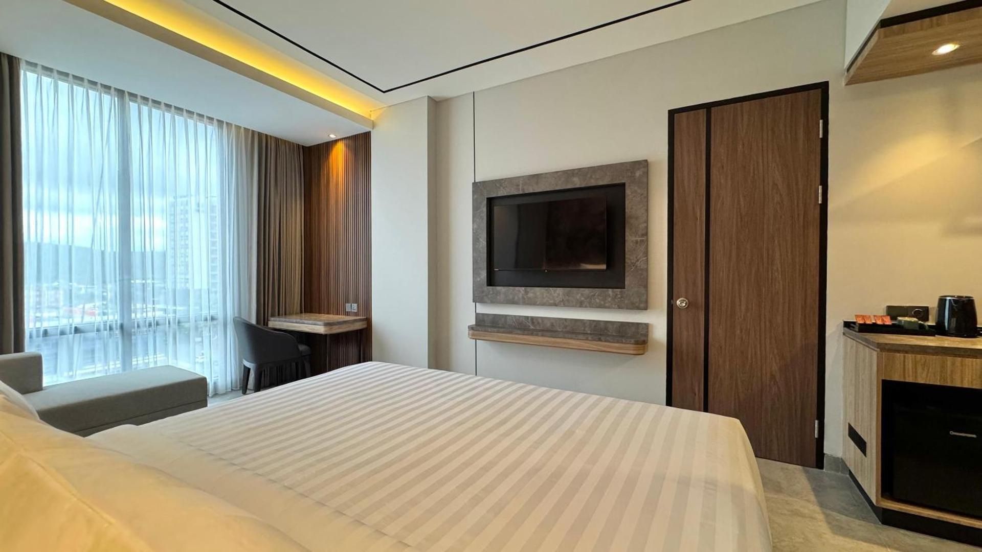 Deluxe King Room