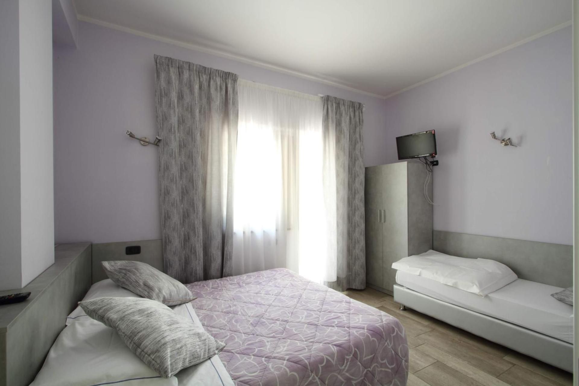 Basic Triple Room