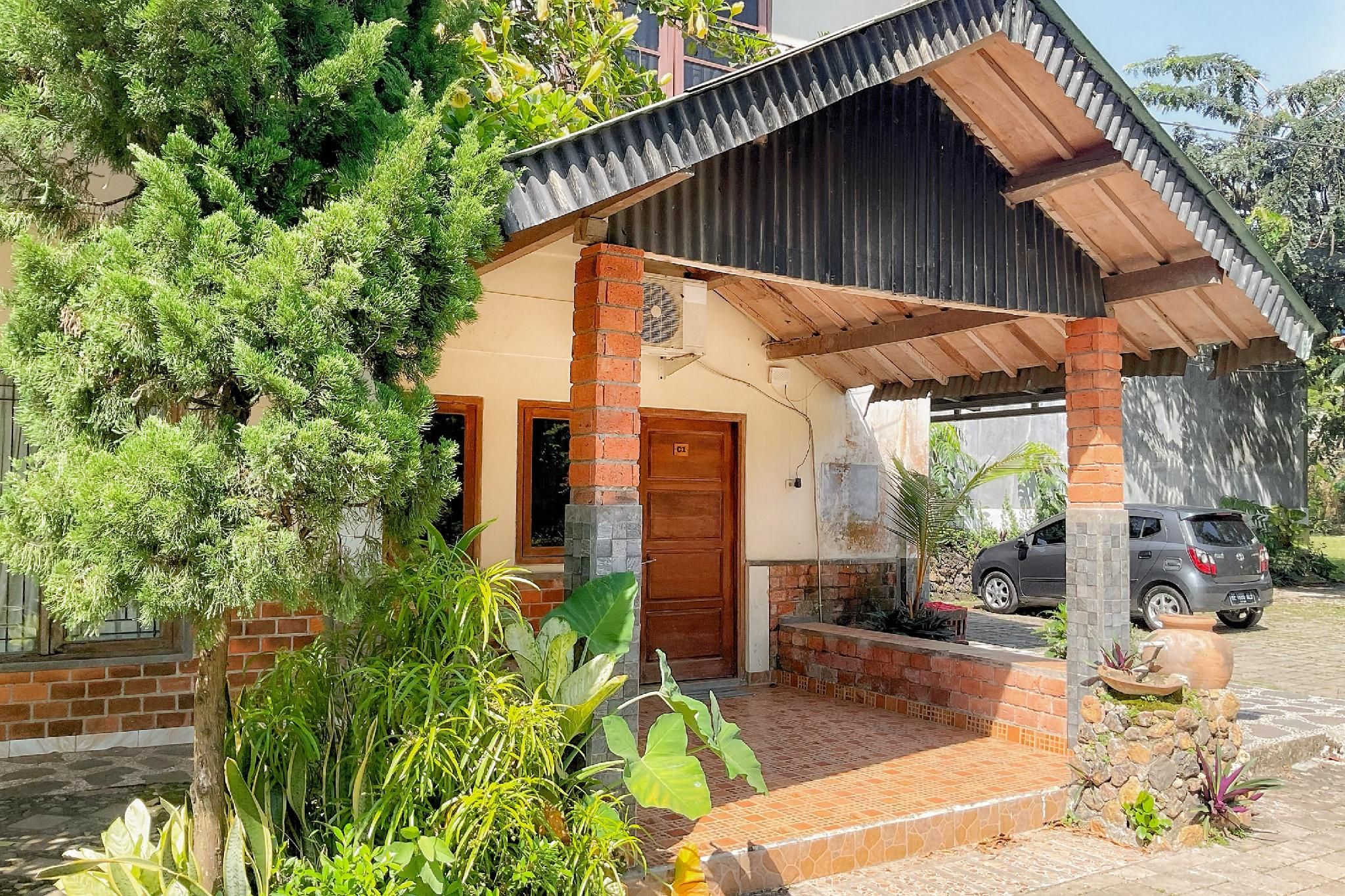 RedDoorz Plus @ Ladang Asri Homestay Lampung