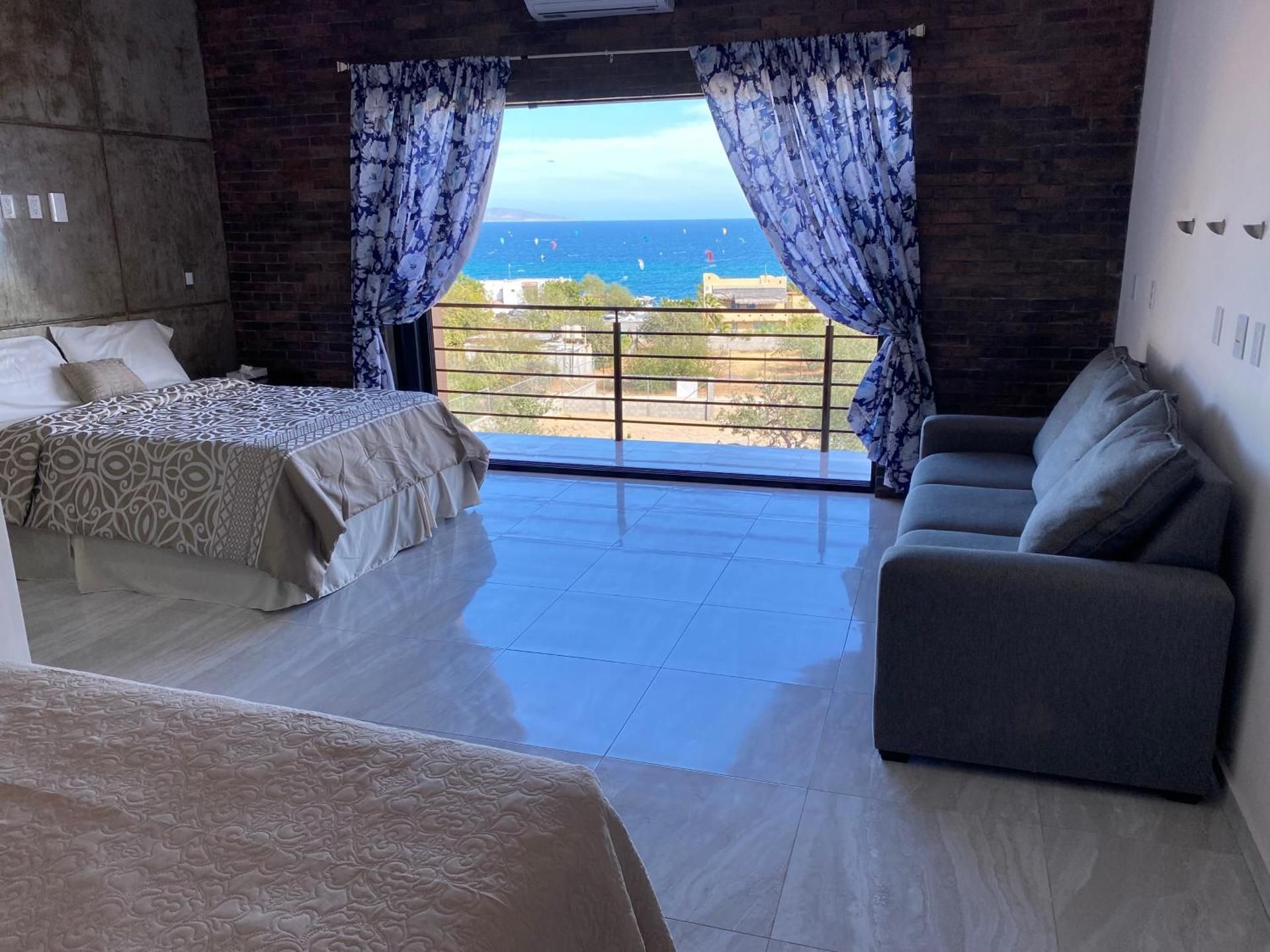 Family Room with Sea View