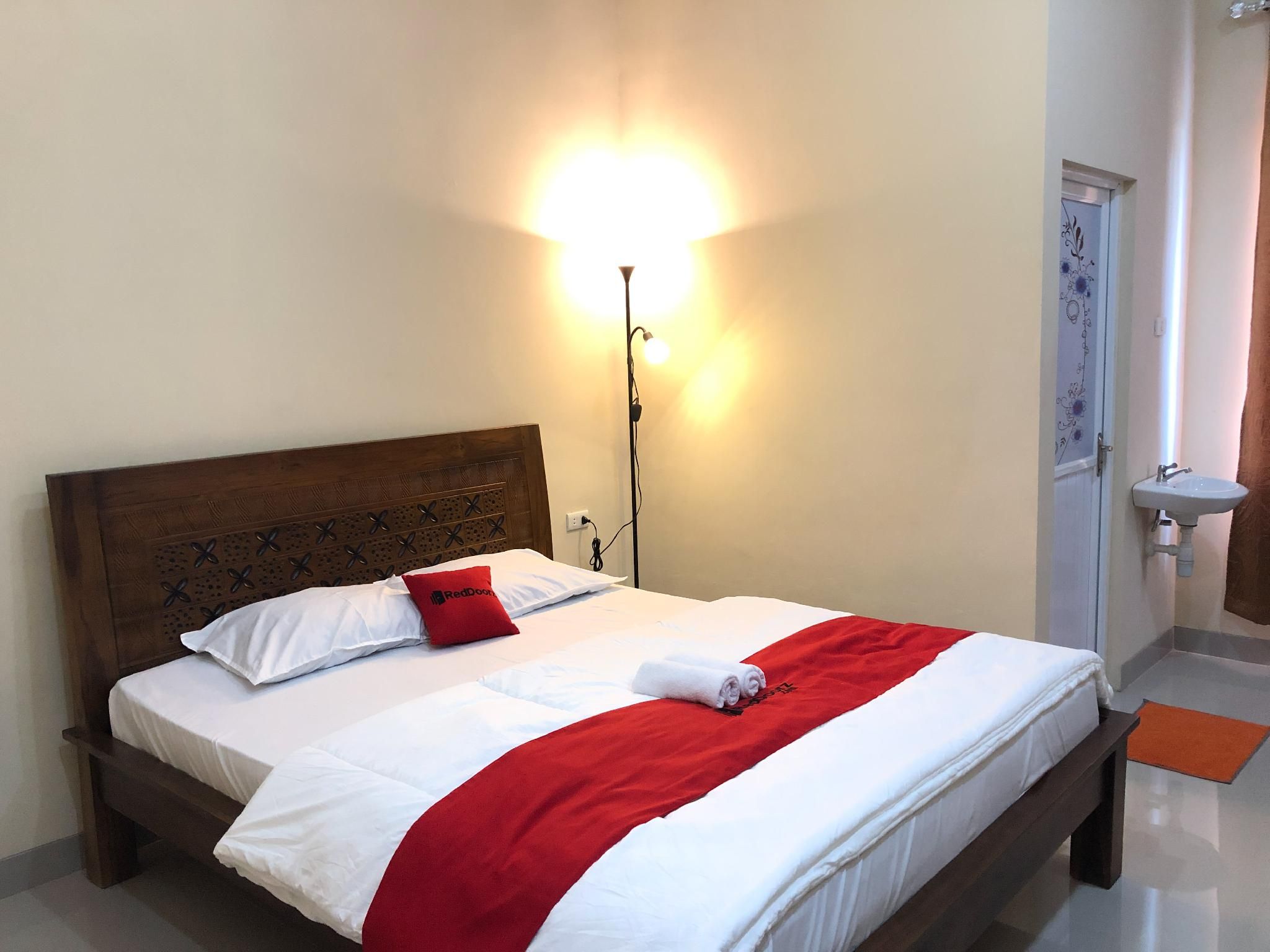 RedDoorz Room