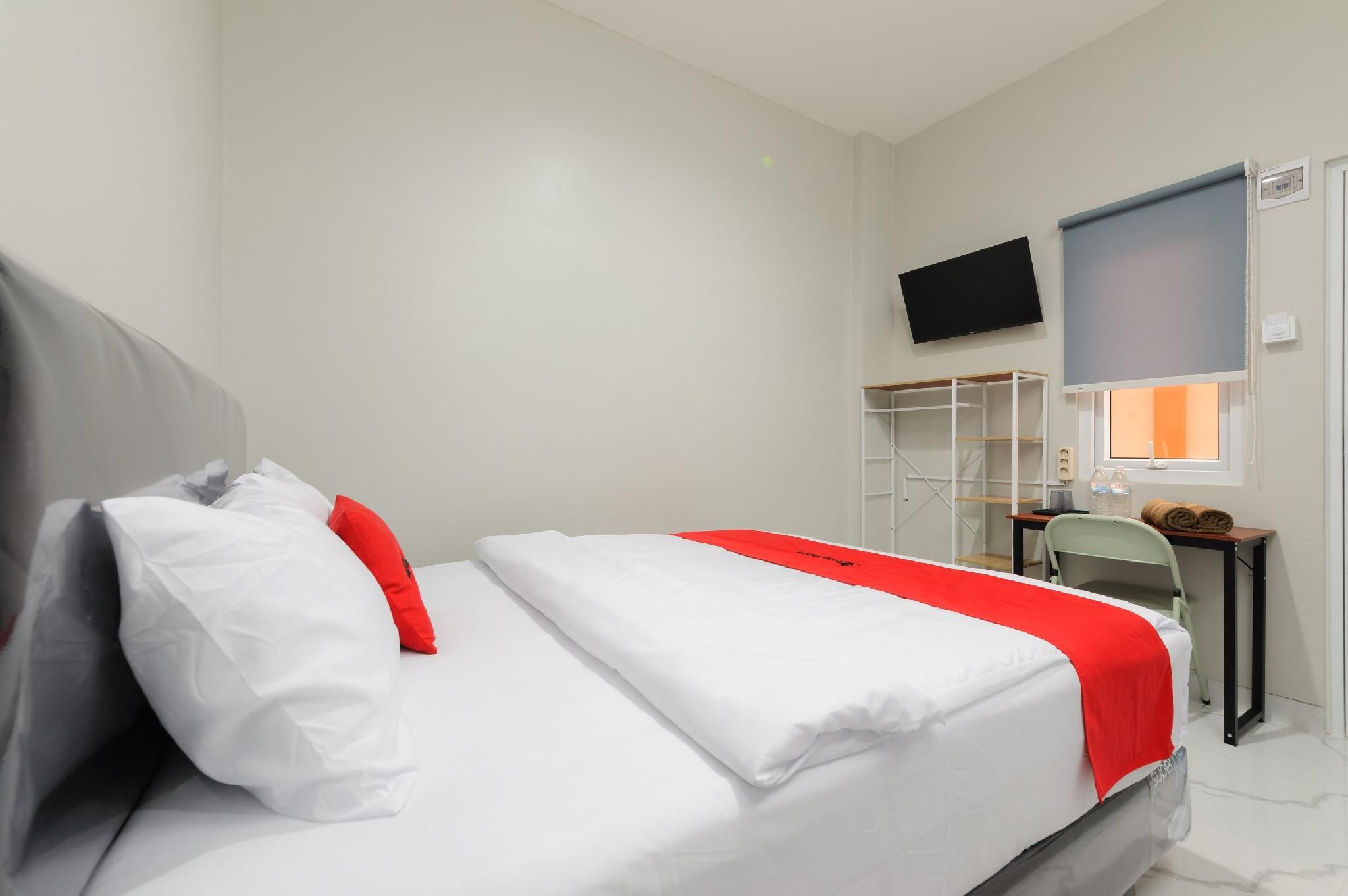 RedDoorz Room