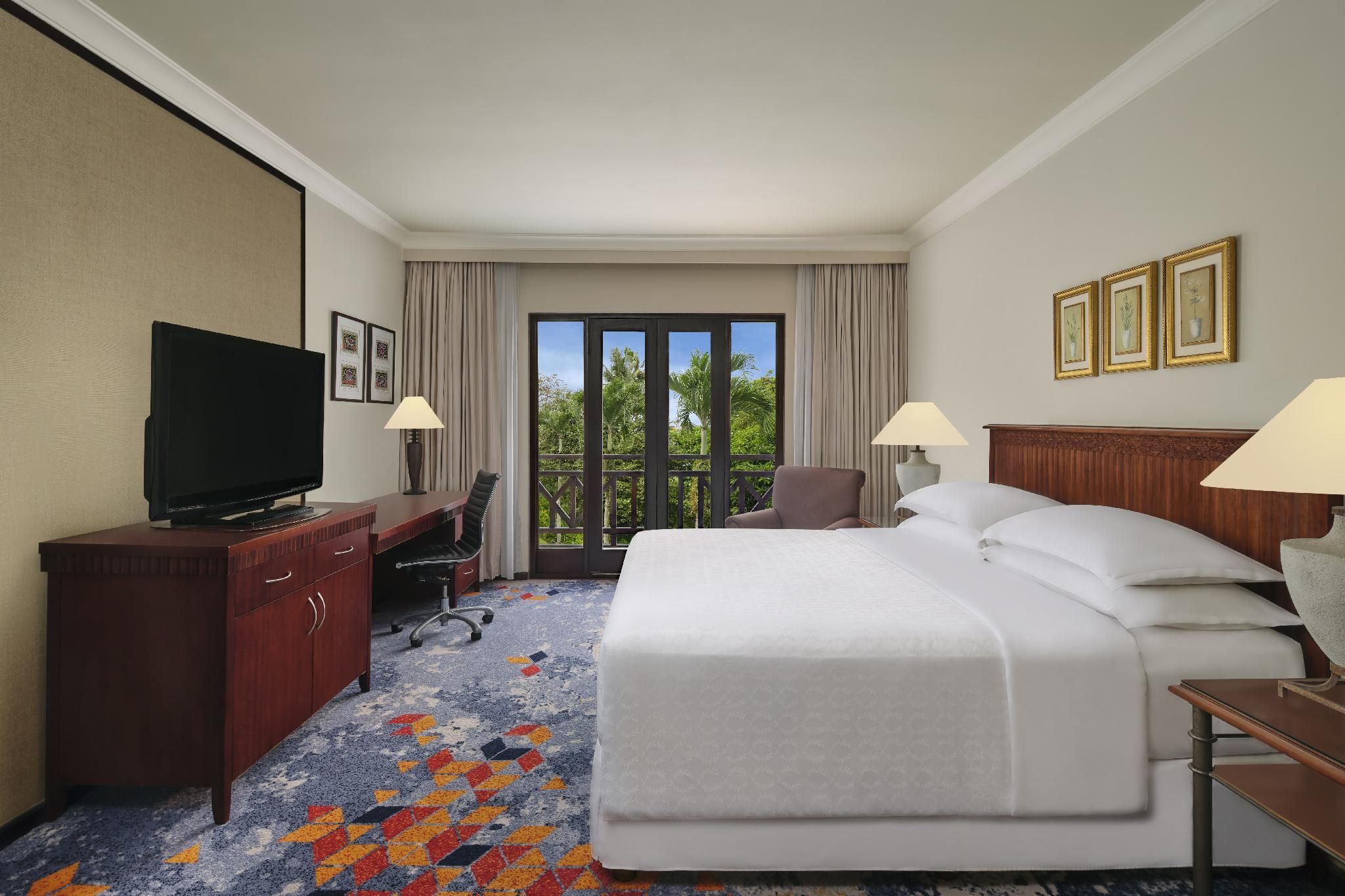 Deluxe Garden View - King Bed