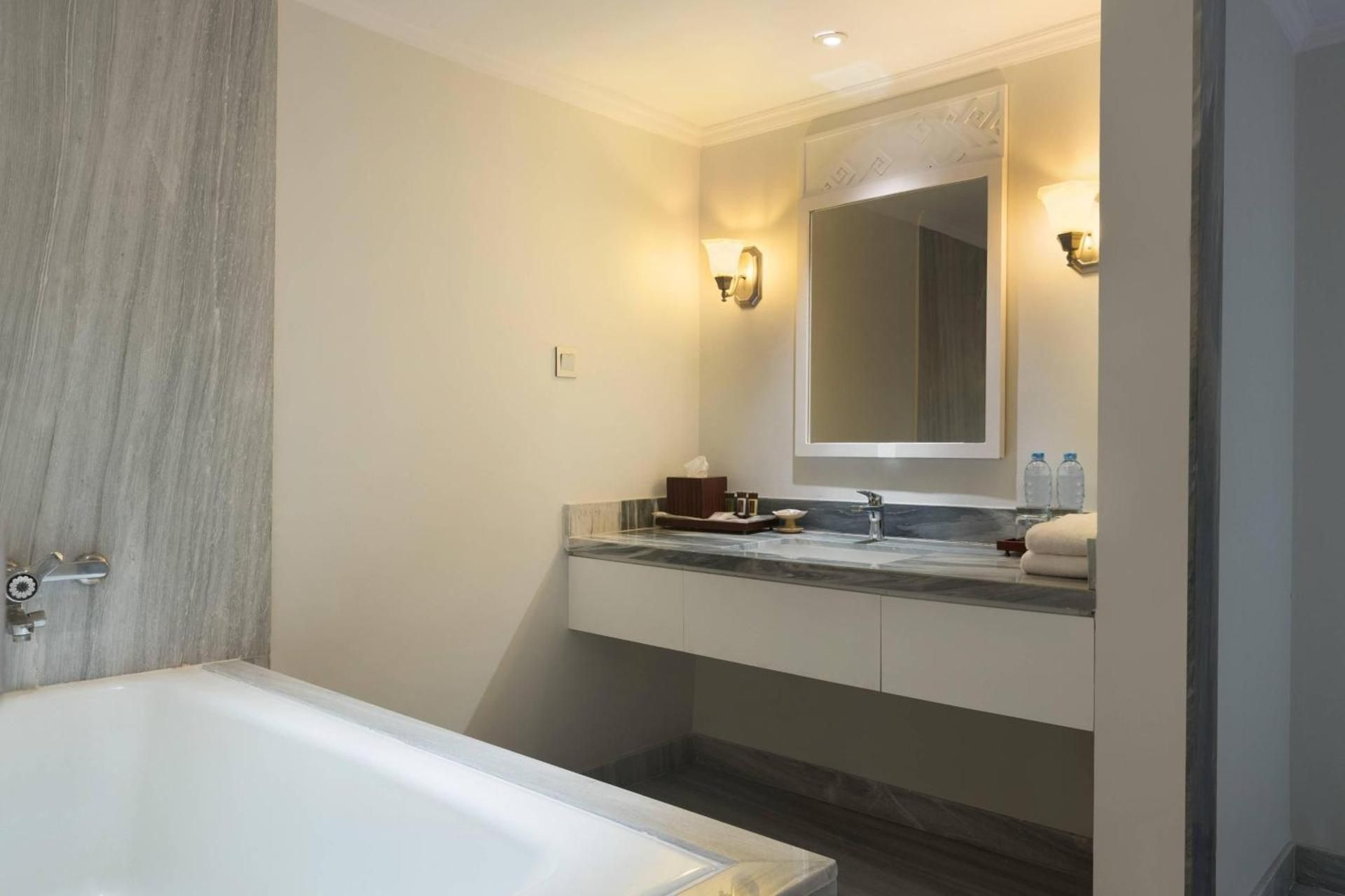One-Bedroom Executive King Suite - Non-Smoking