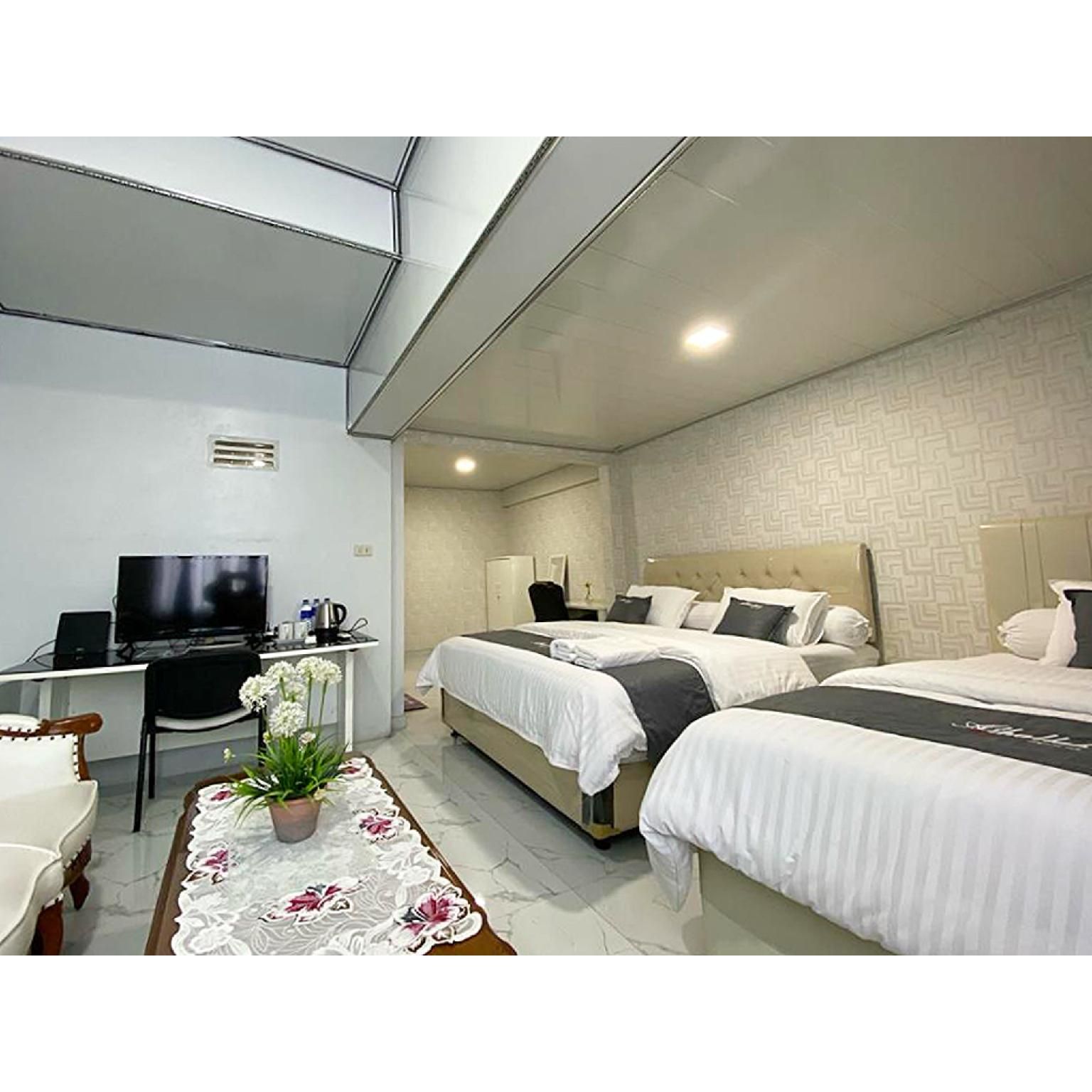 Queen Room