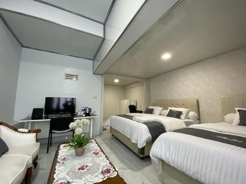 Queen Room
