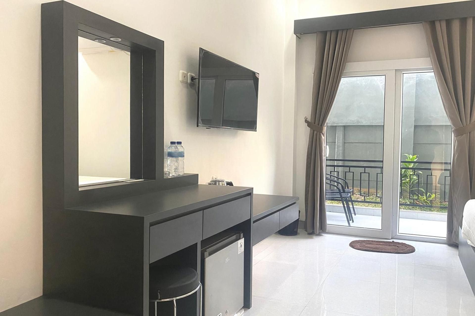 Urbanview Hotel AnD Lampung by RedDoorz Standard Room 3