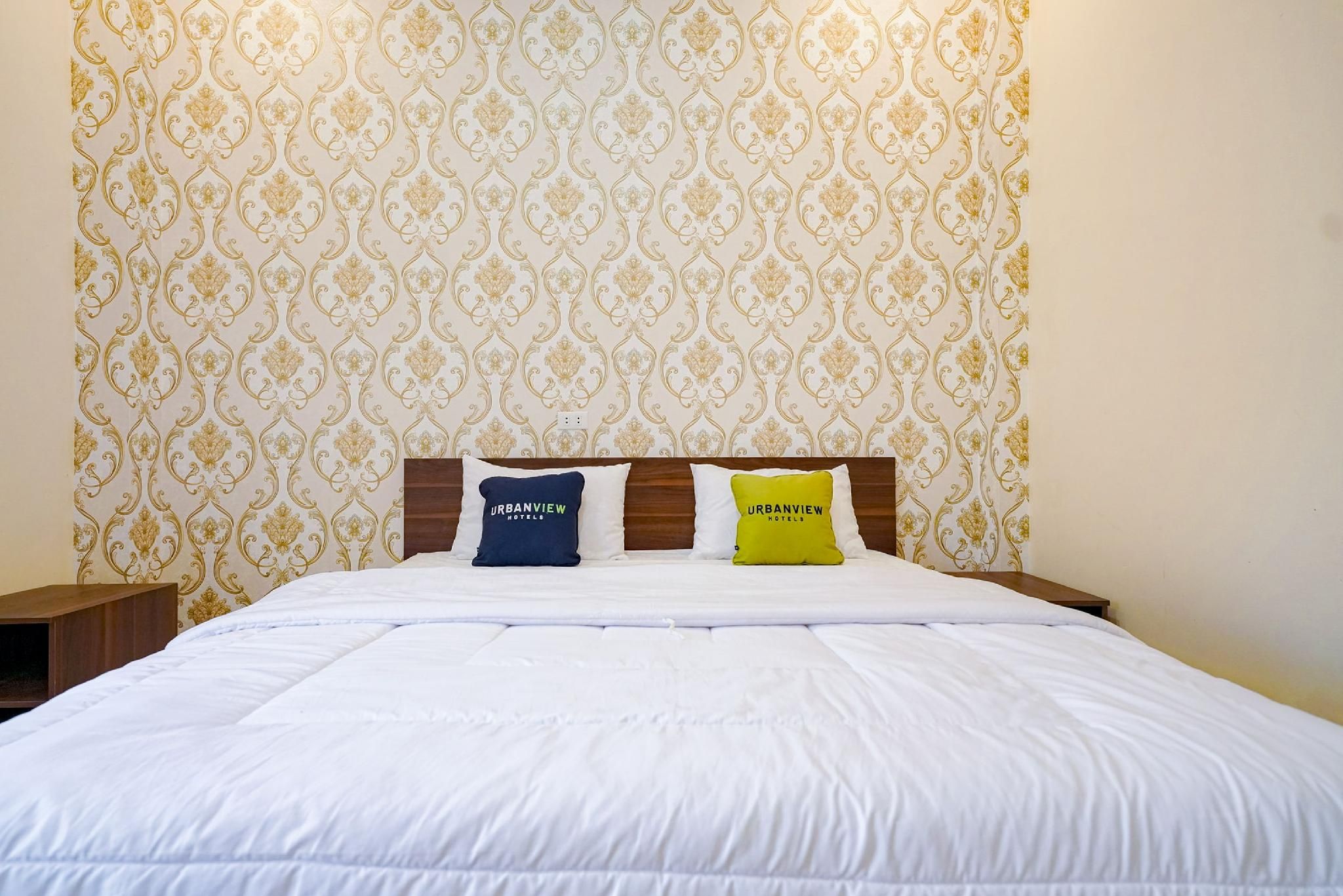 Urbanview Hotel St Faustina Lampung by RedDoorz Superior Room 2