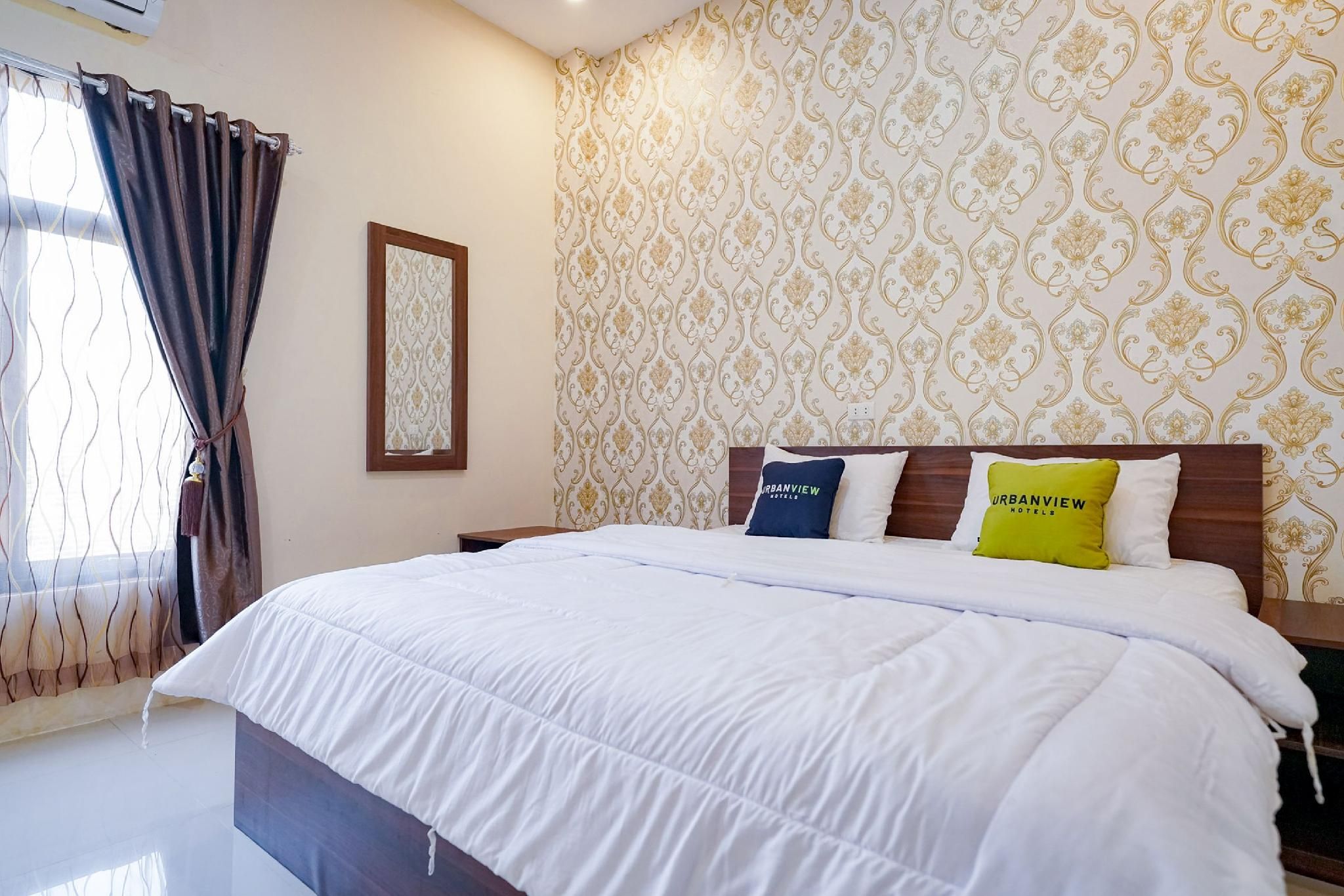 Urbanview Hotel St Faustina Lampung by RedDoorz Superior Room