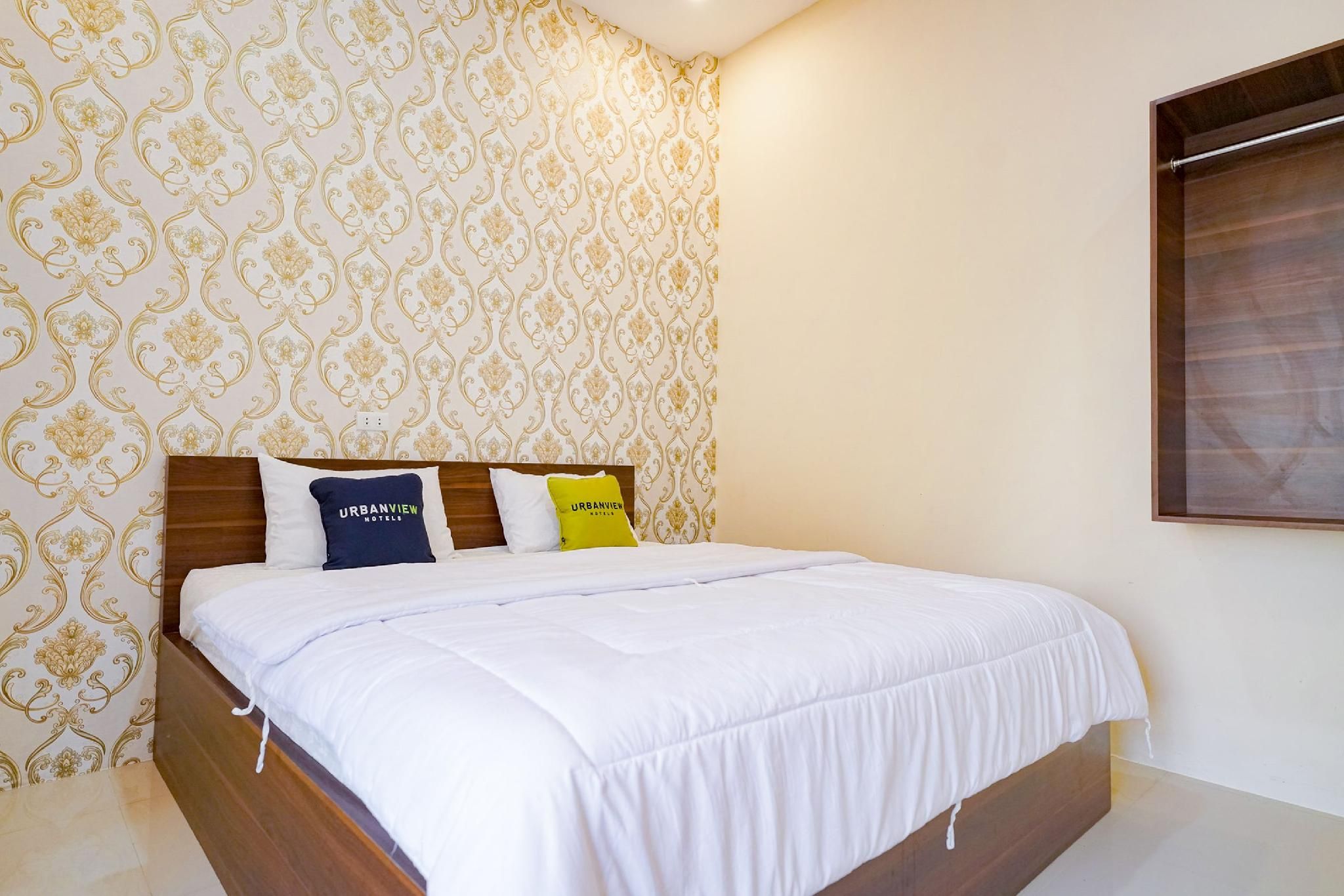 Urbanview Hotel St Faustina Lampung by RedDoorz Superior Room 3