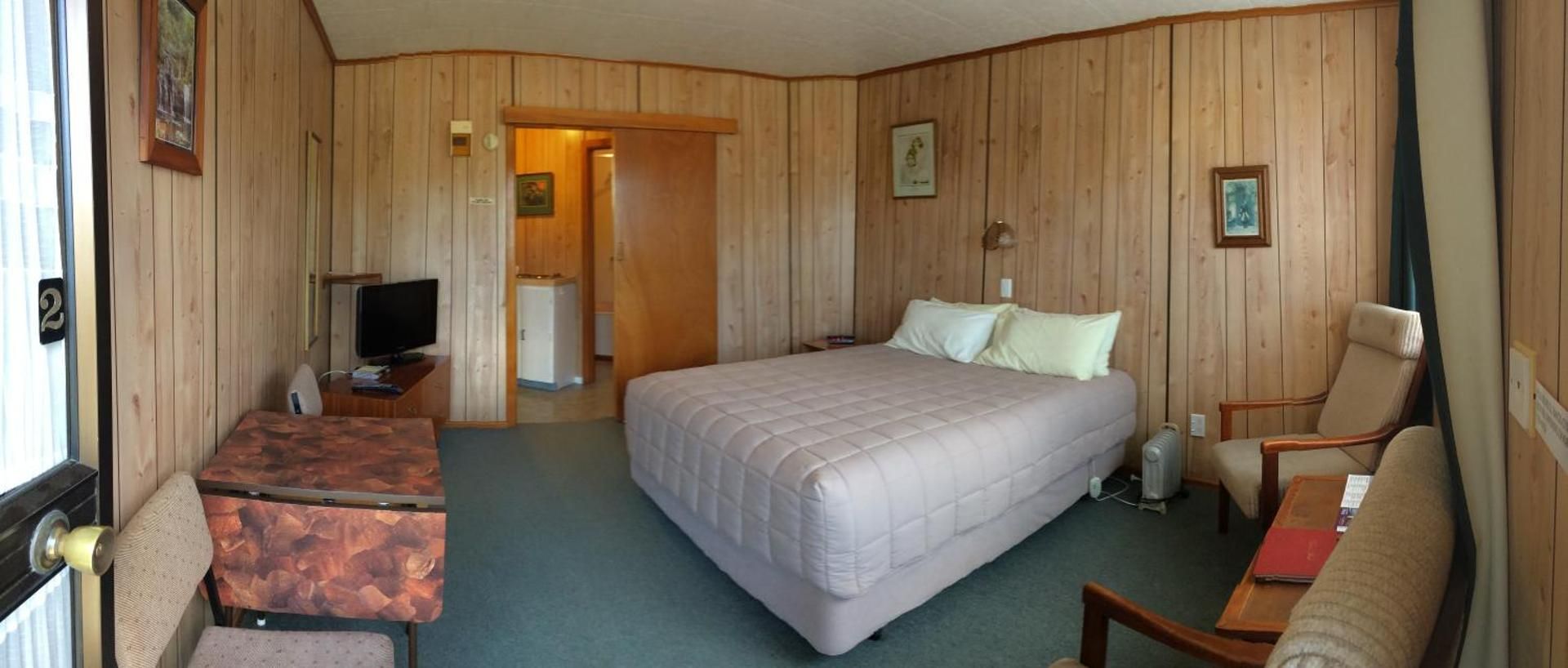 Deluxe Queen Room