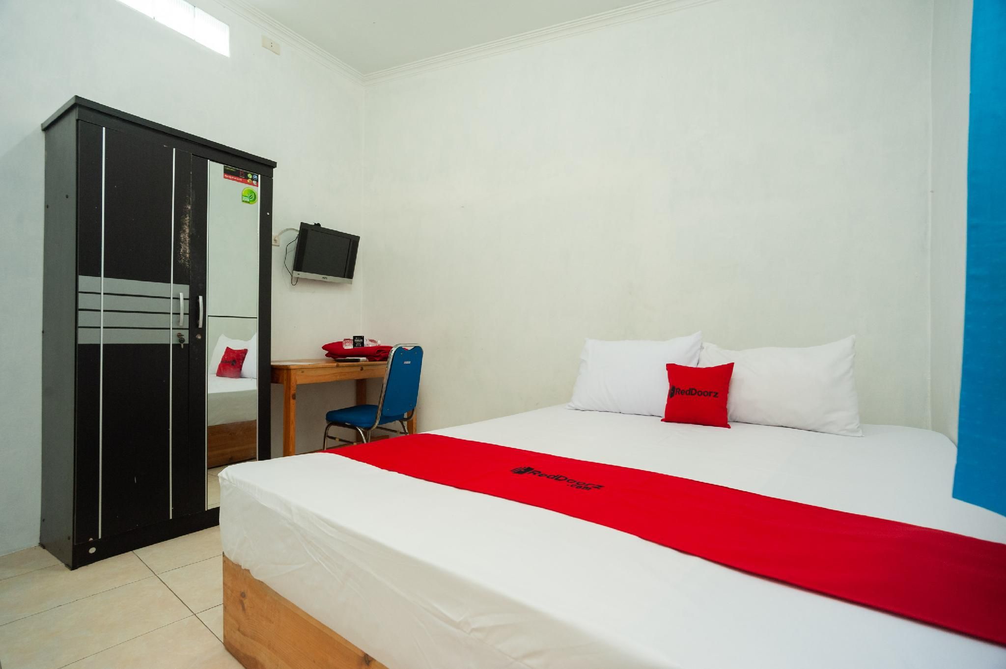 RedDoorz Room