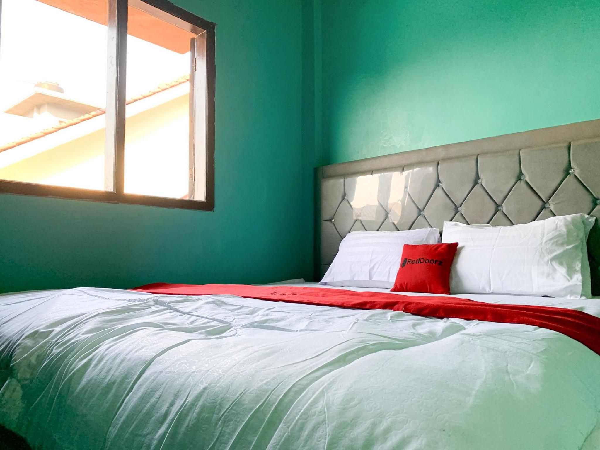 RedDoorz Room