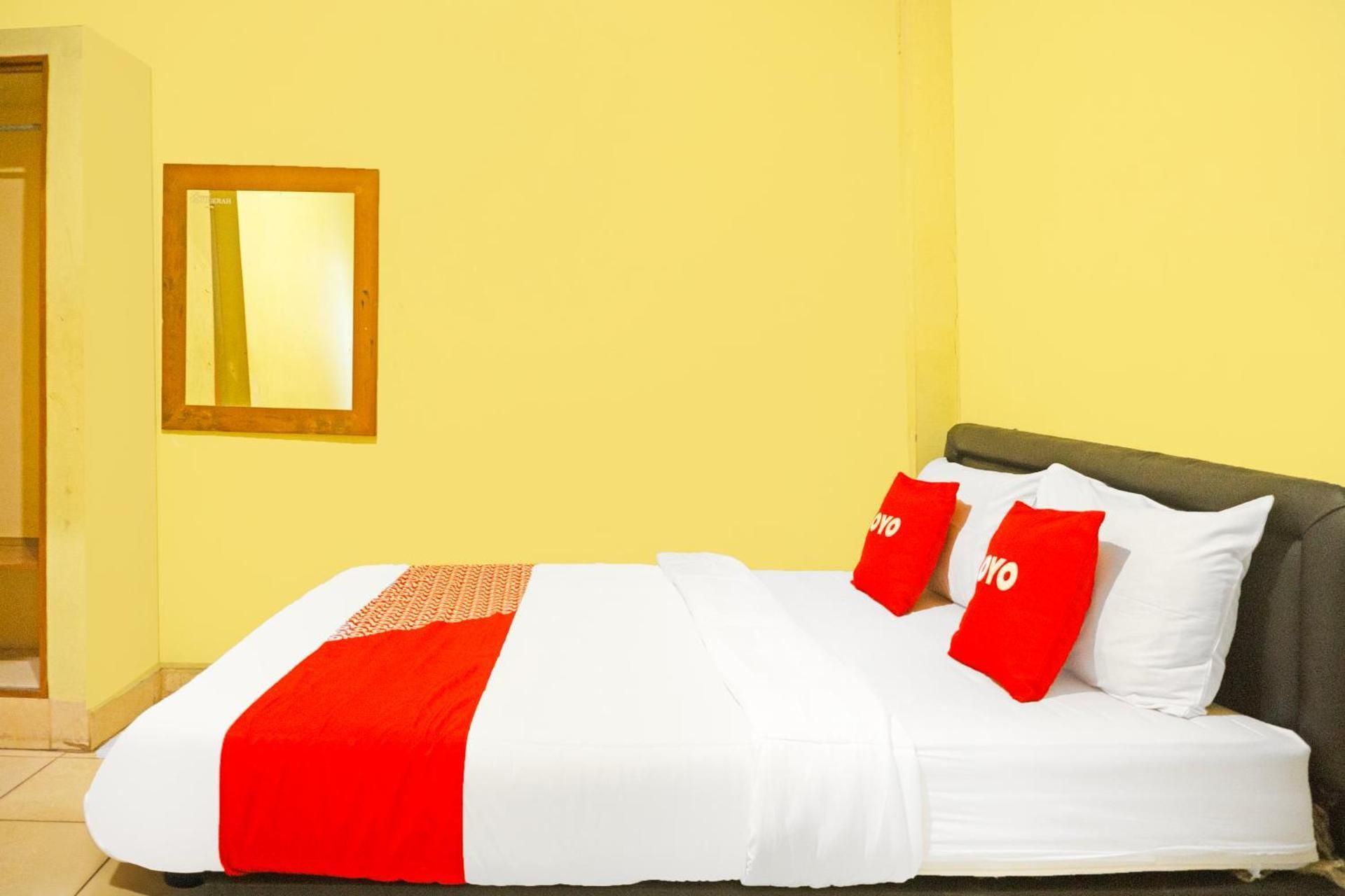 RedDoorz Room