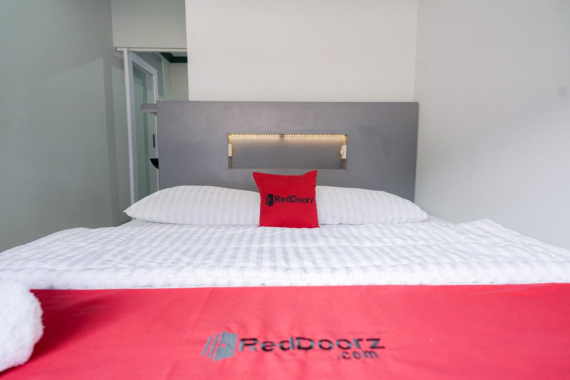 RedDoorz Room