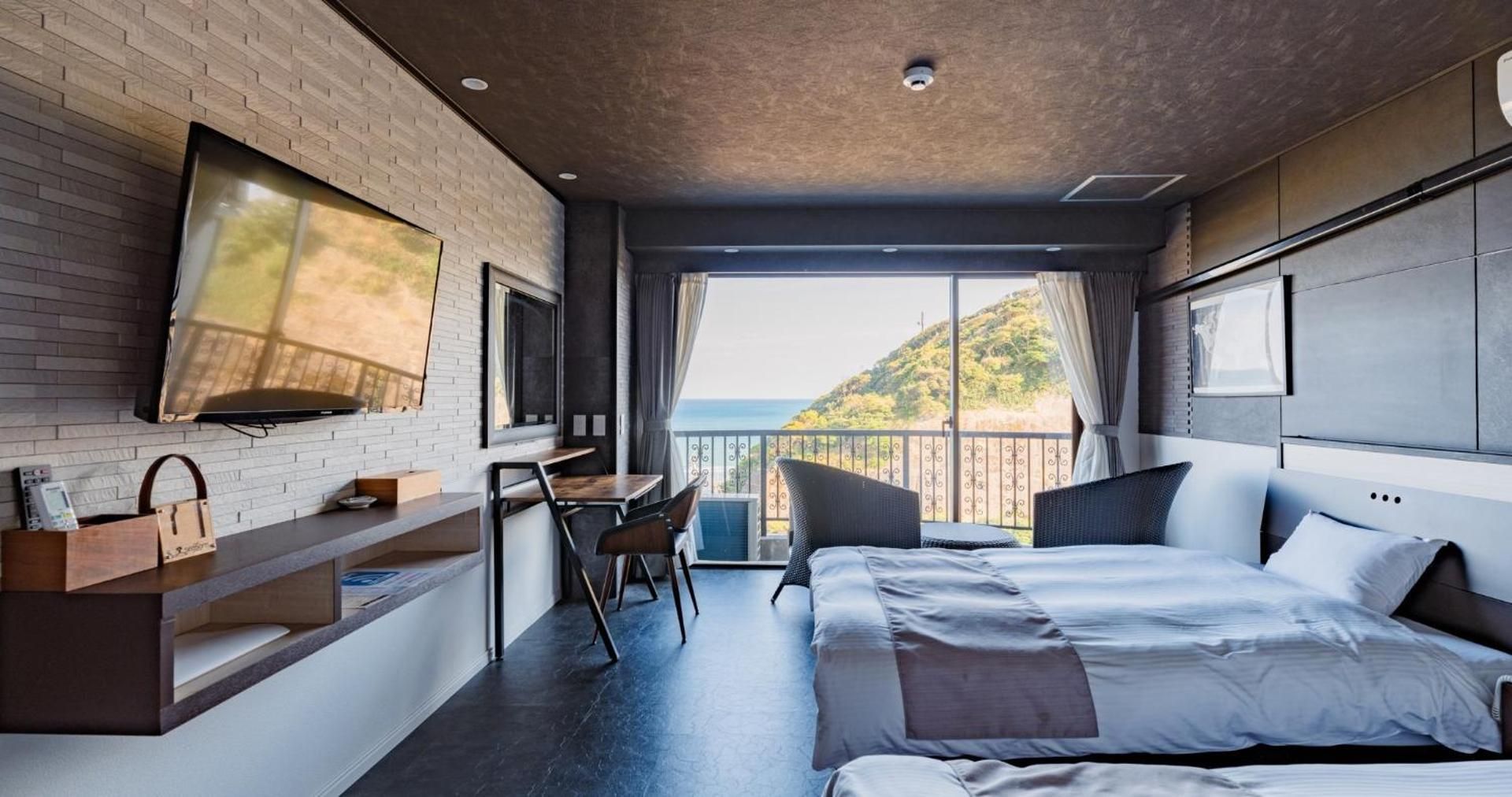 Deluxe Twin Room with Sea View