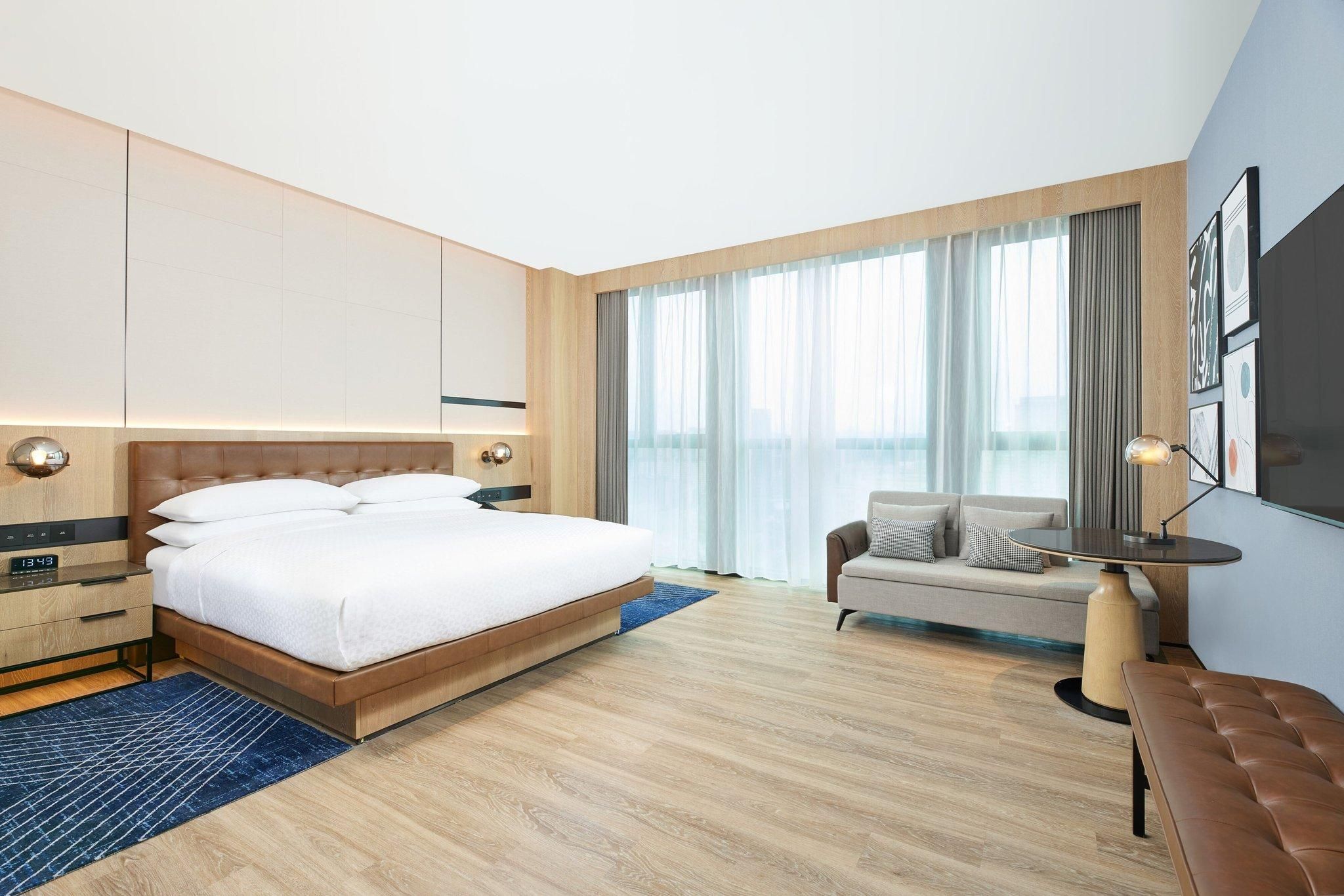Select King, Guest room, 1 King, City view