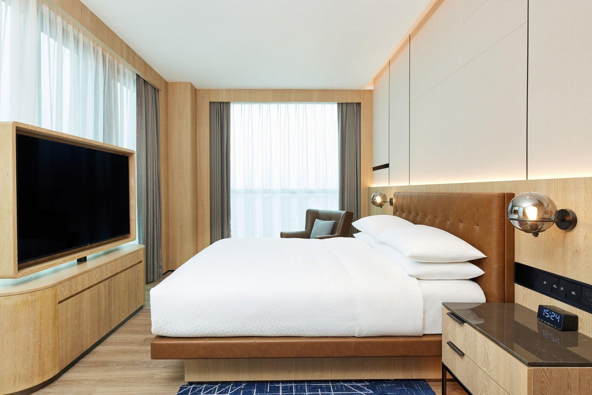 1 Bedroom Executive Suite, 1 King
