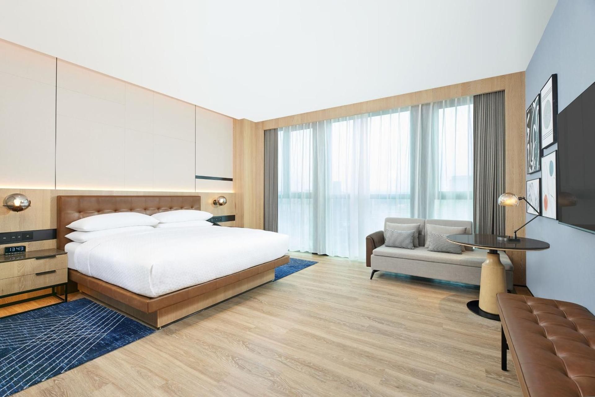 Select King Room