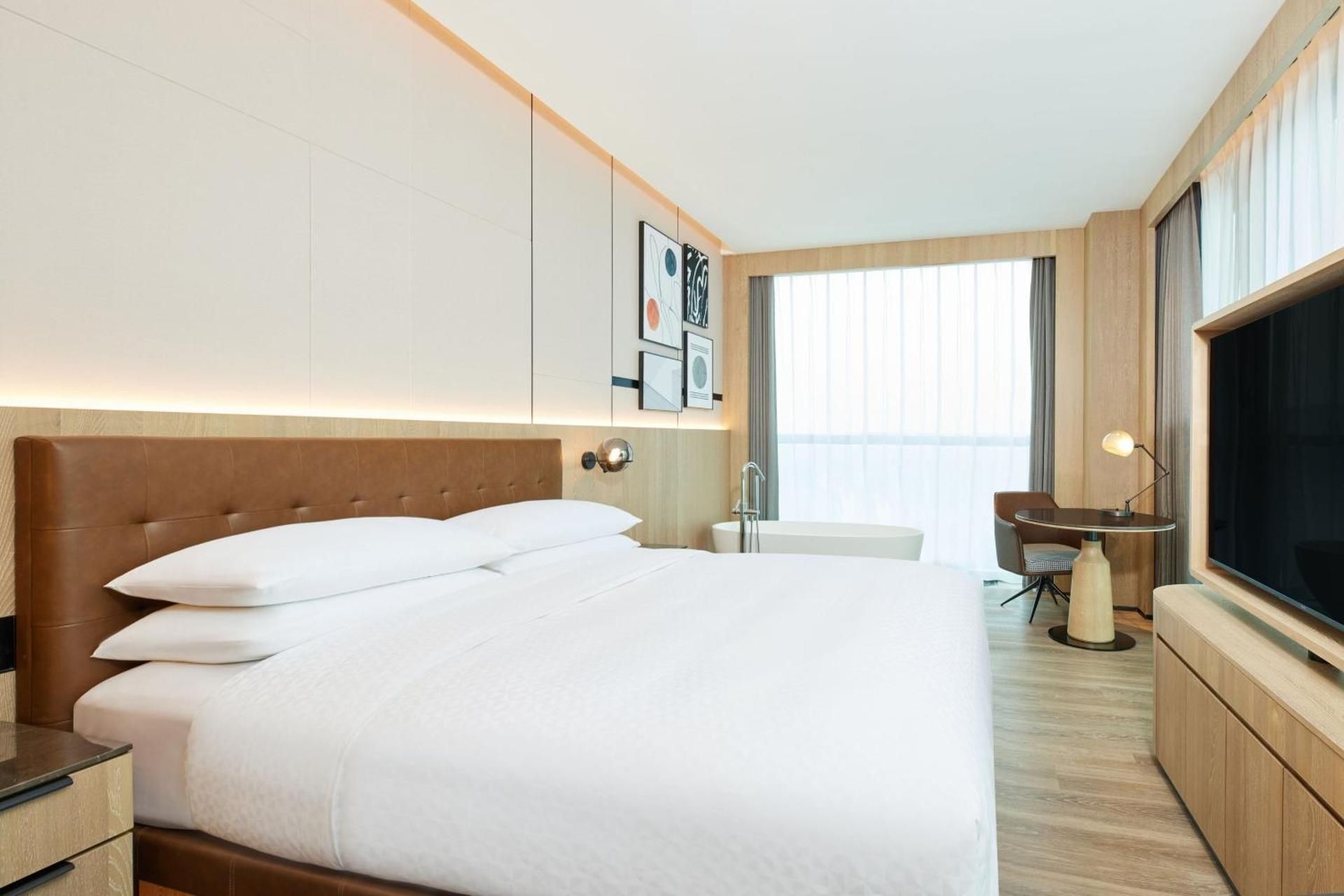 Superior King Room