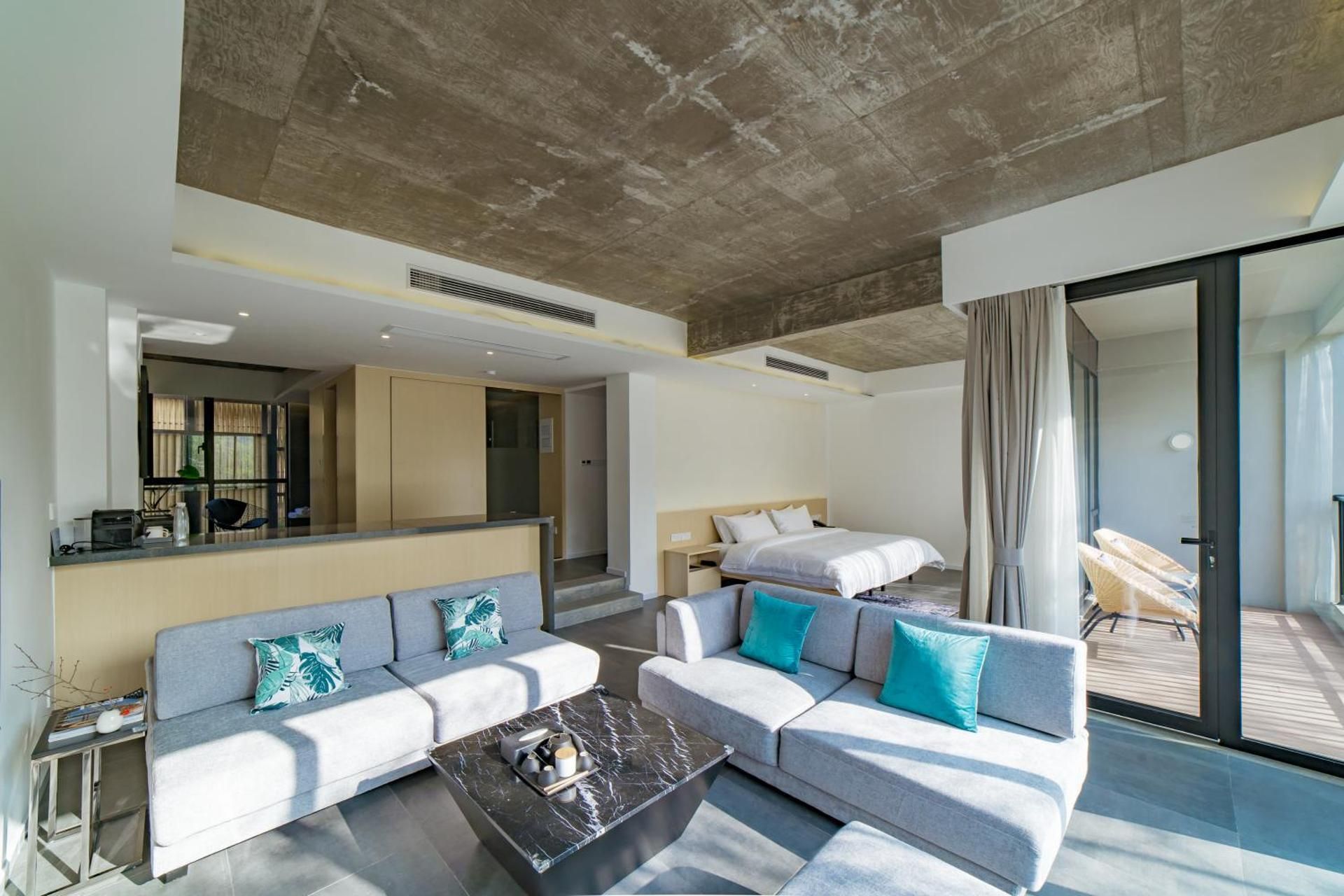 Suite with Garden View