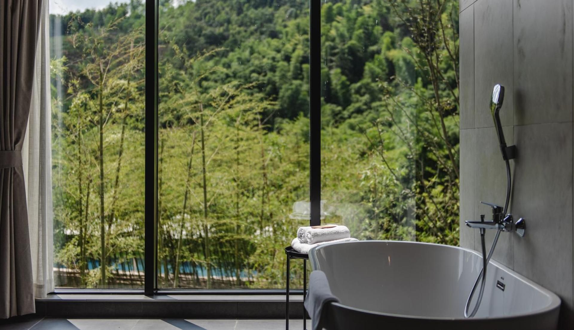 Suite with Mountain View