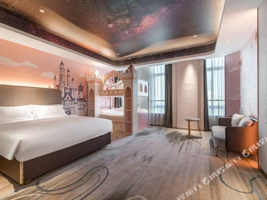 Rezen - Parent Child Room