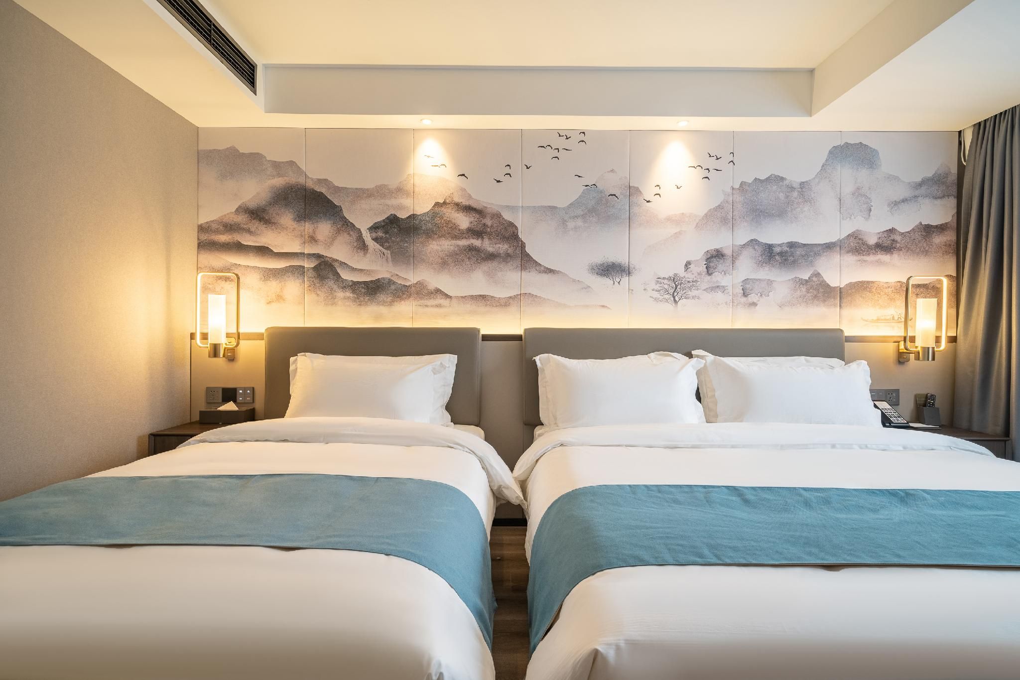 Rezen - Standard Parent Child Room