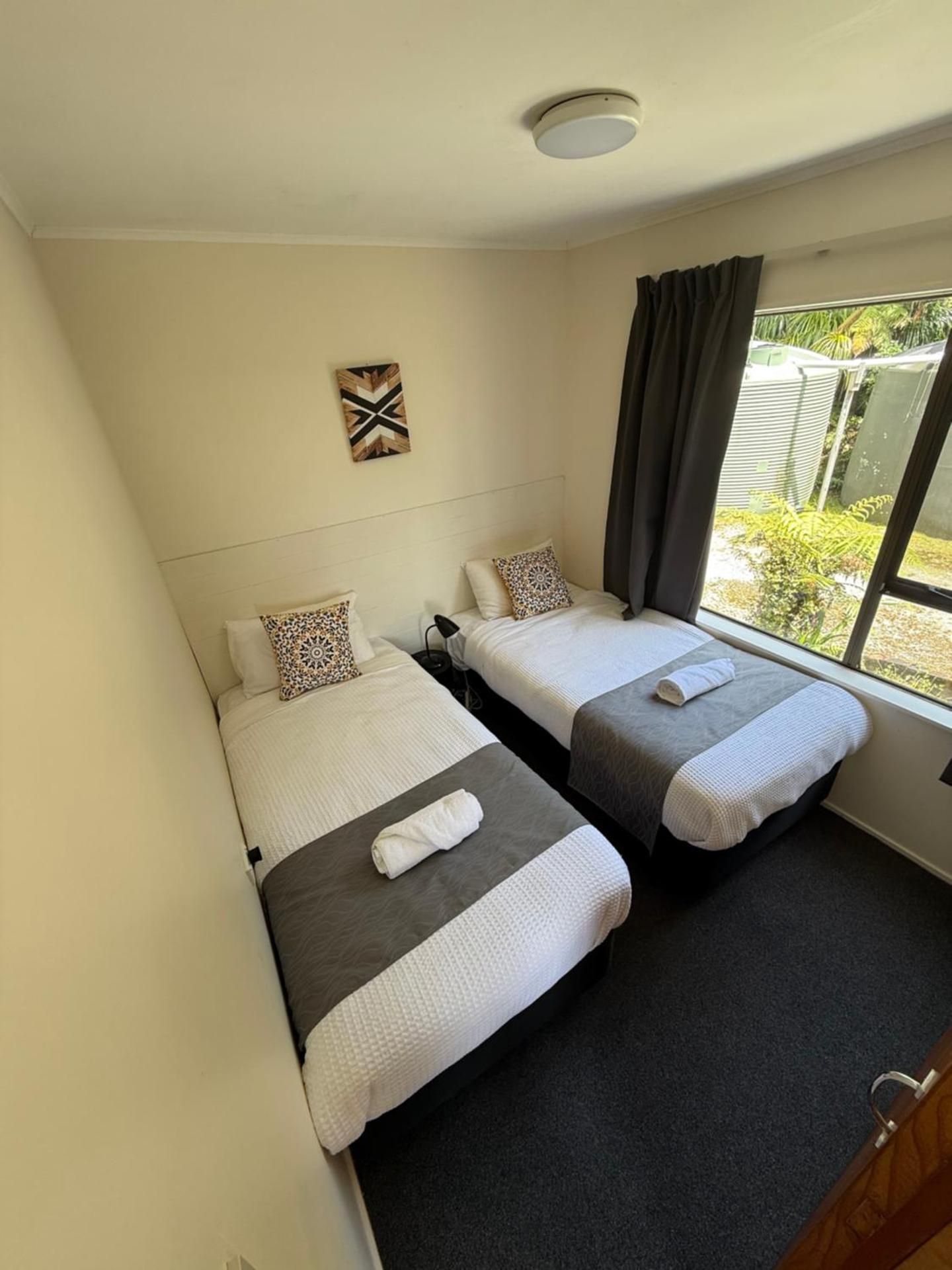 Three-Bedroom Cottage - Bush Cottage