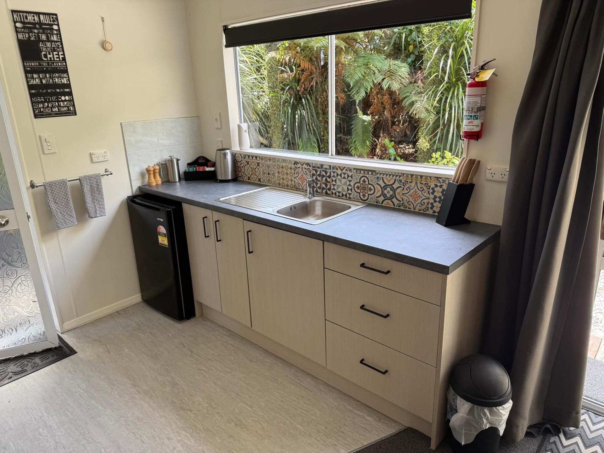 Three-Bedroom Cottage - Bush Cottage