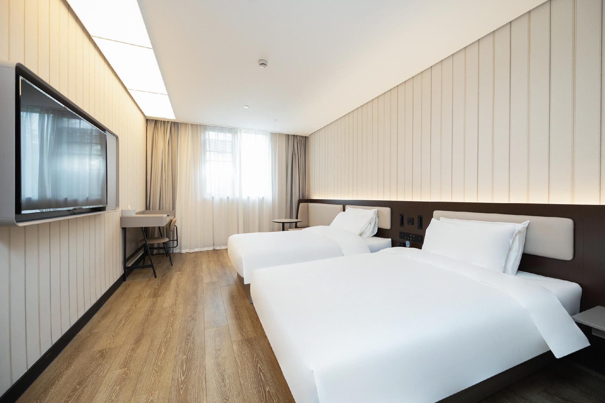 Huazhu - Family Room