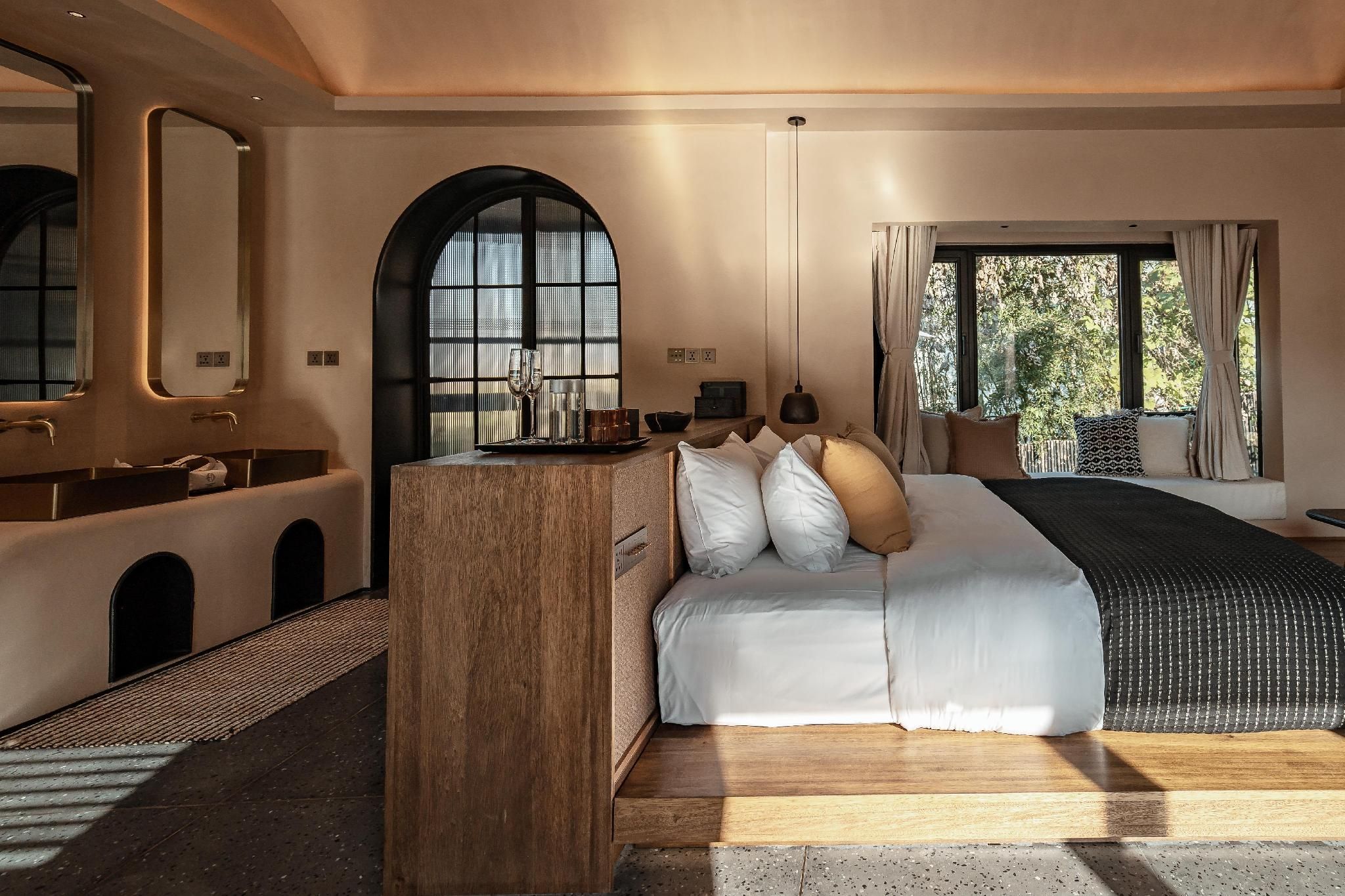 King Room Villa with Bathtub