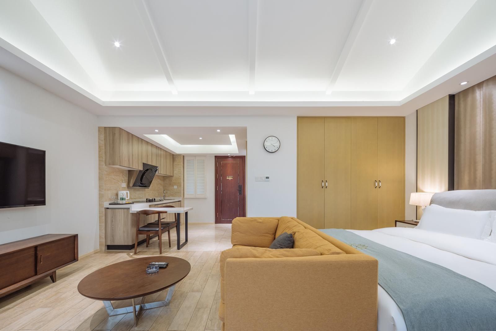 Mountain View Queen Room