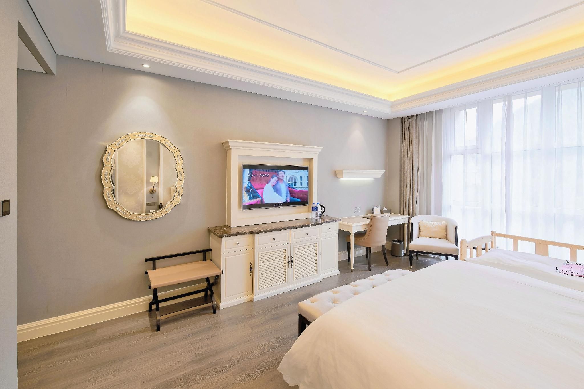 Deluxe Family Room