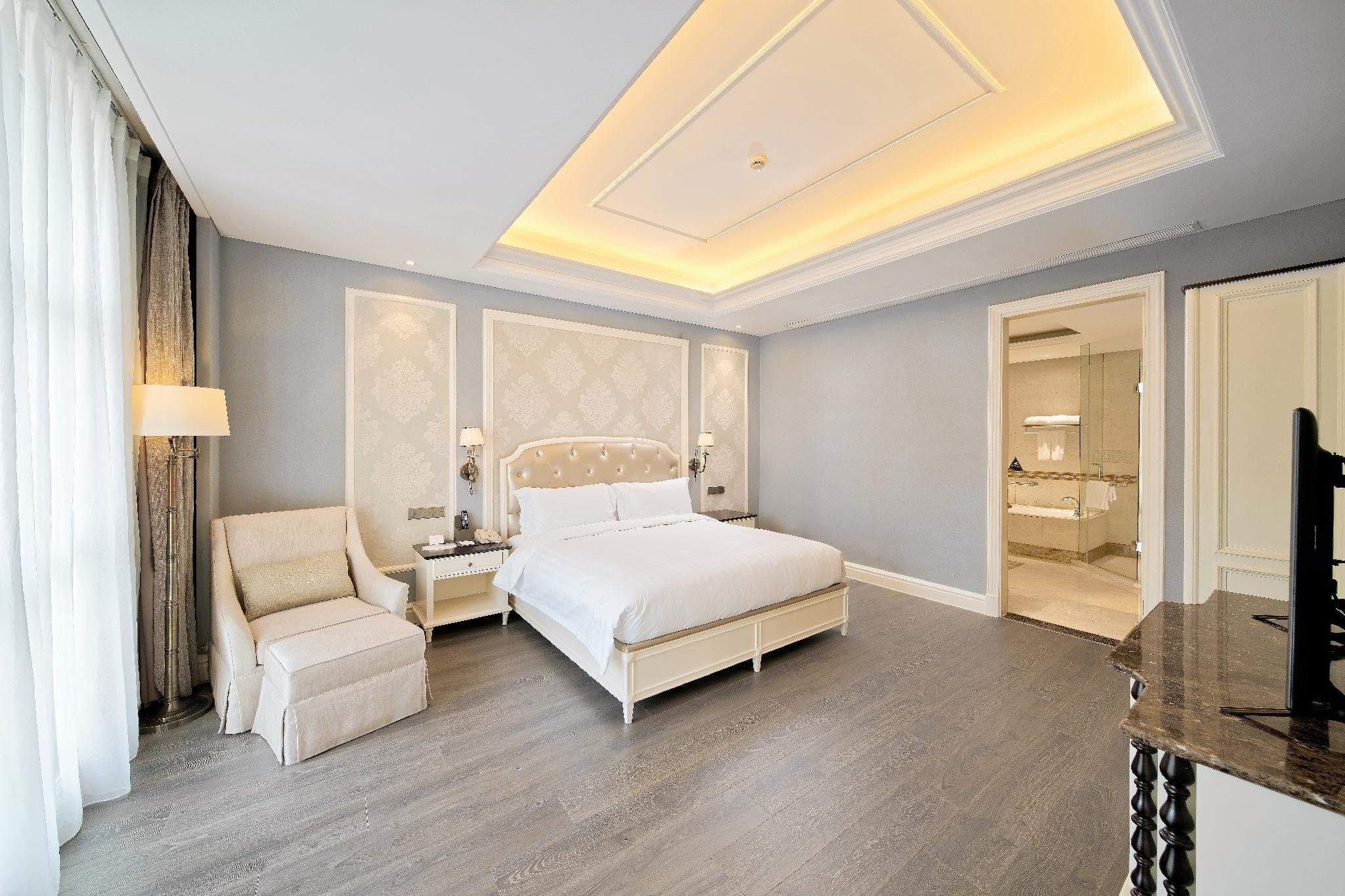 Executive Deluxe Suite