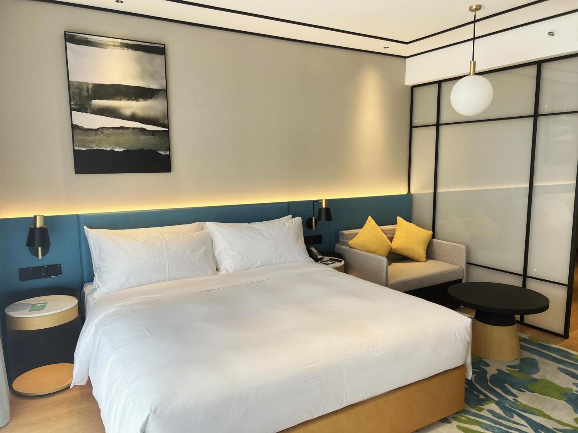 King Superior Room