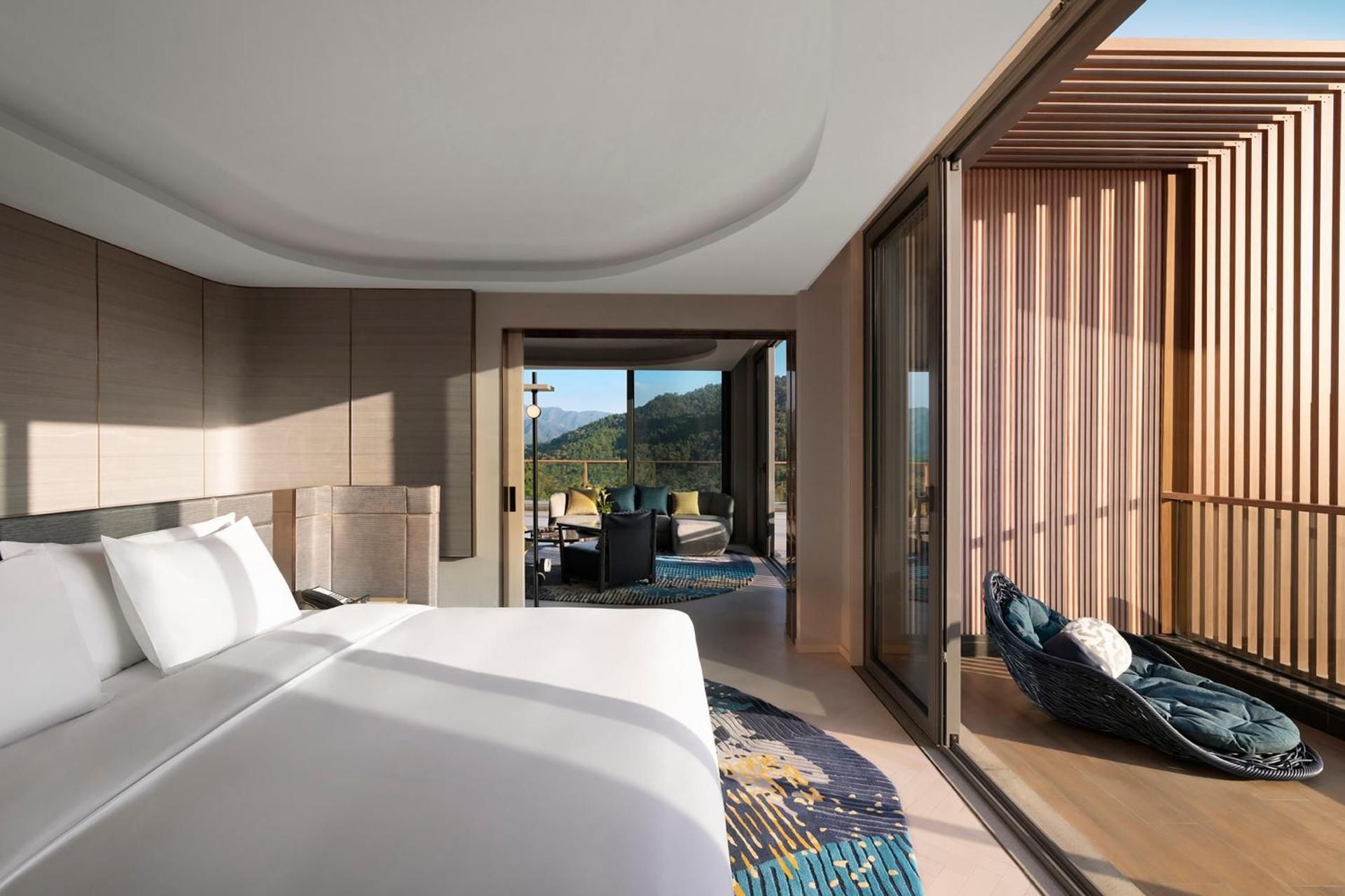 One-Bedroom King Suite with Outdoor Living Area