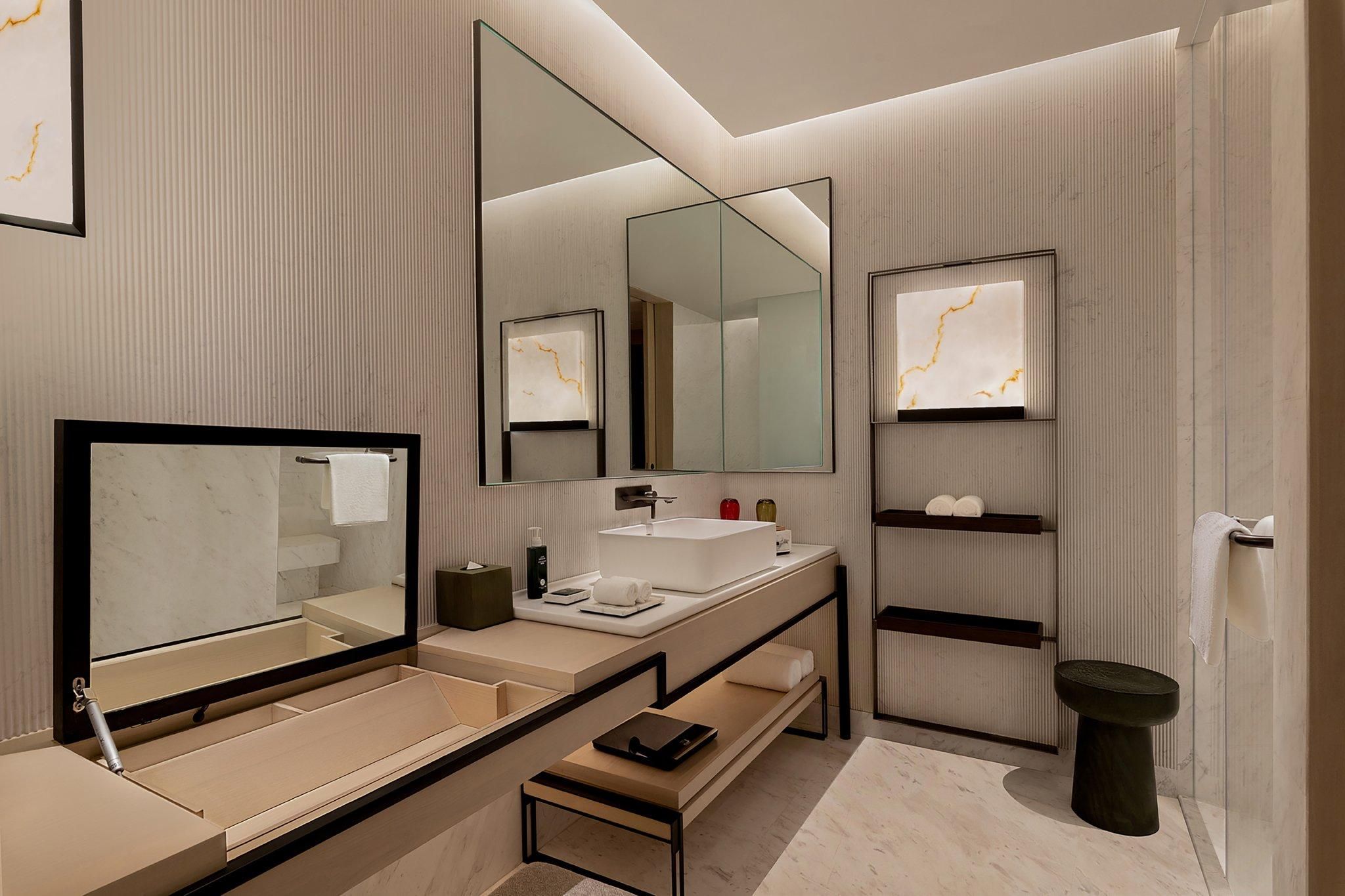 1 King Standard Lingfeng Mountain View Courtyard Access