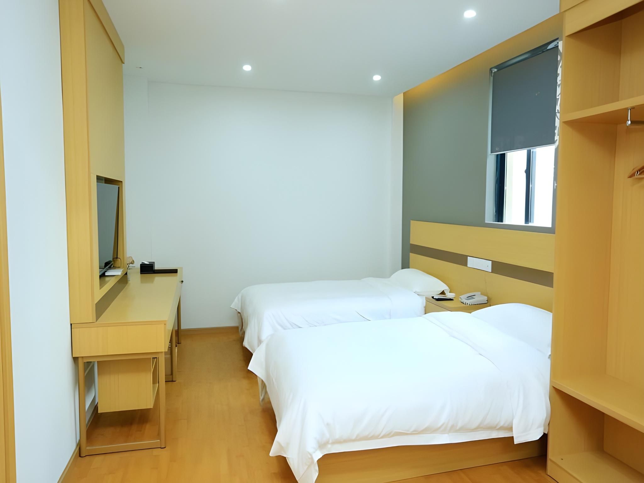 Twin Bussiness Room