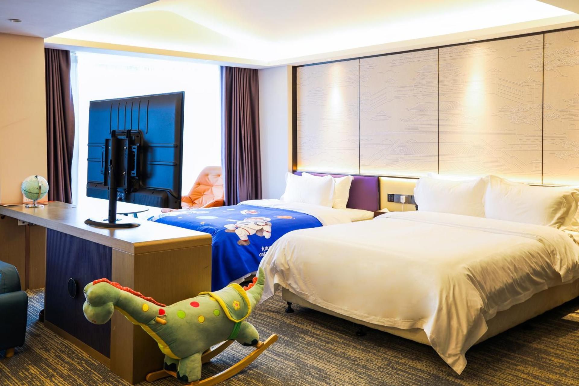 Deluxe Family Room