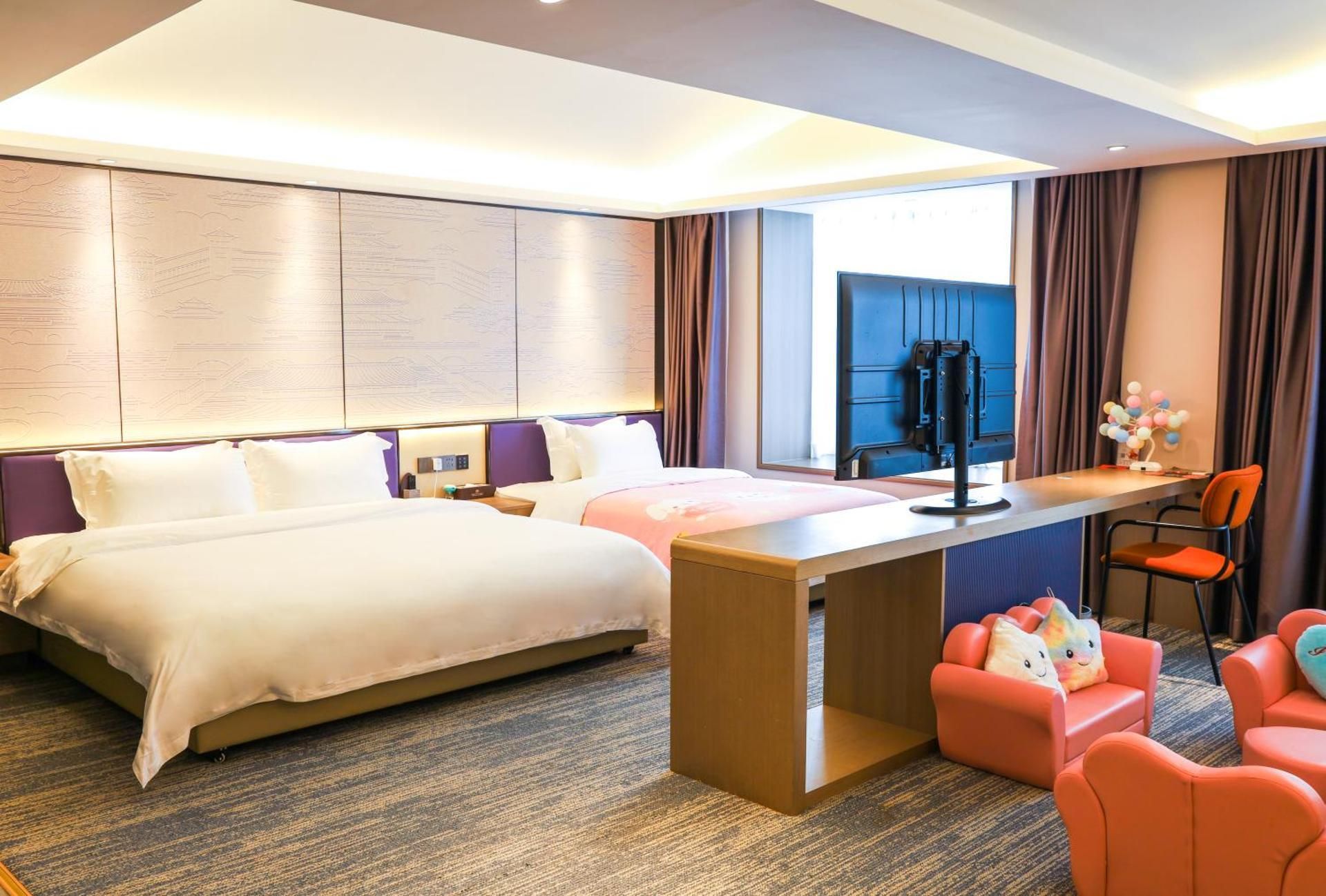 Deluxe Family Room