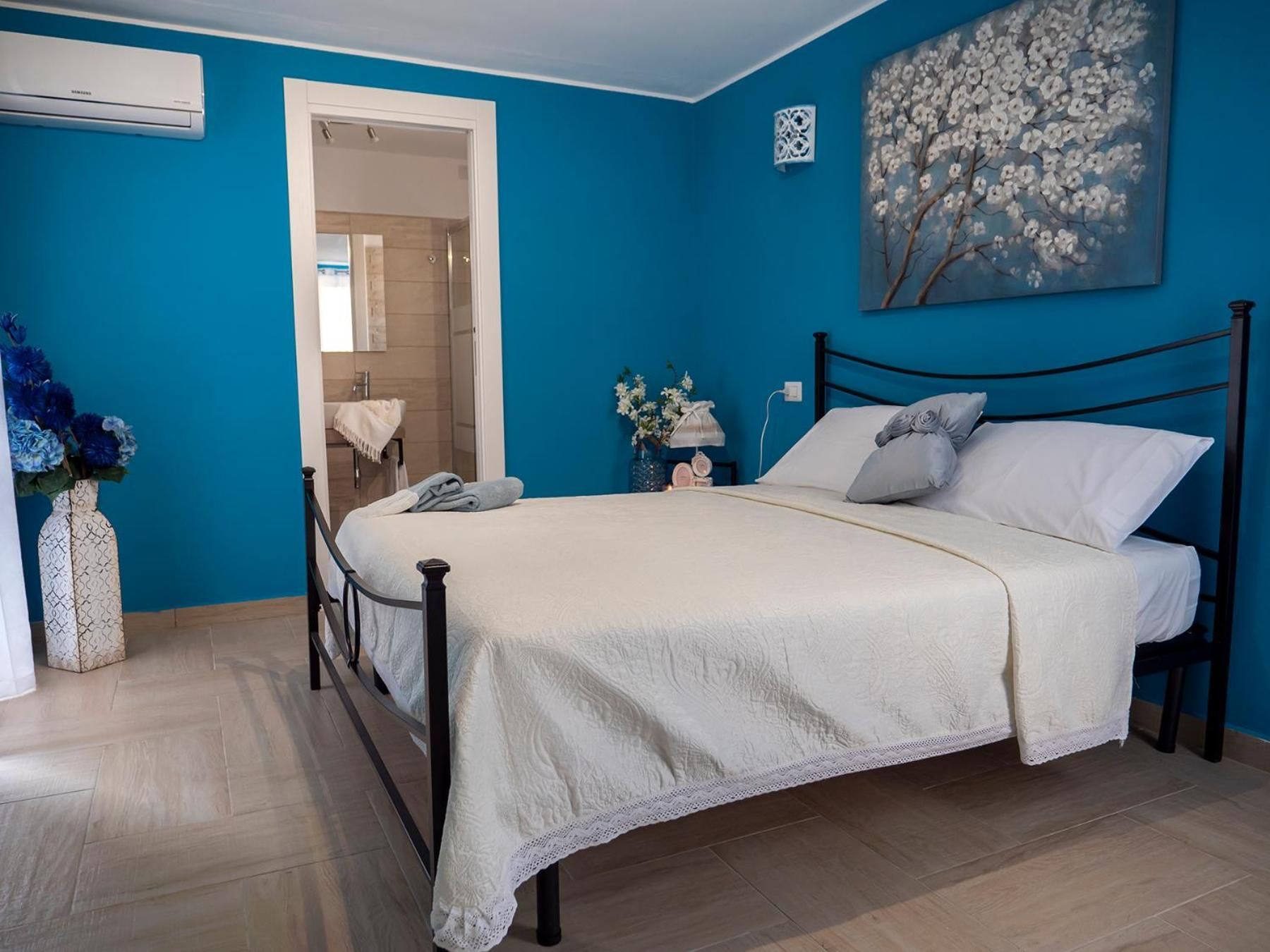Triple Room with Private Bathroom